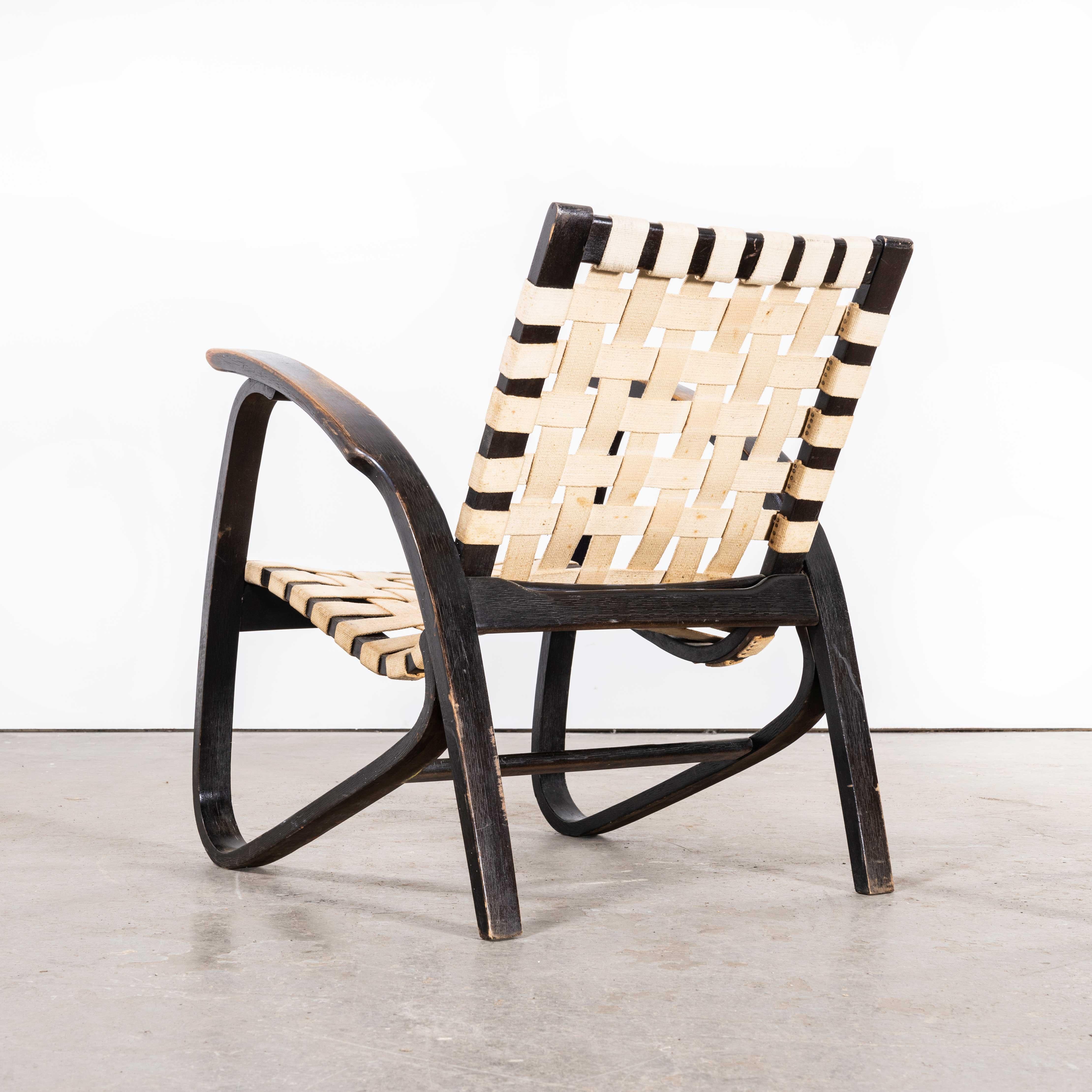 Paire de fauteuils en bois courbé de Jan Vanek, 1930
Paire de fauteuils en bois courbé des années 1930 par Jan Vanek - fabriqués par le producteur tchèque Up Zavody. Jan Vanek était l'un des principaux designers et architectes d'intérieur tchèques