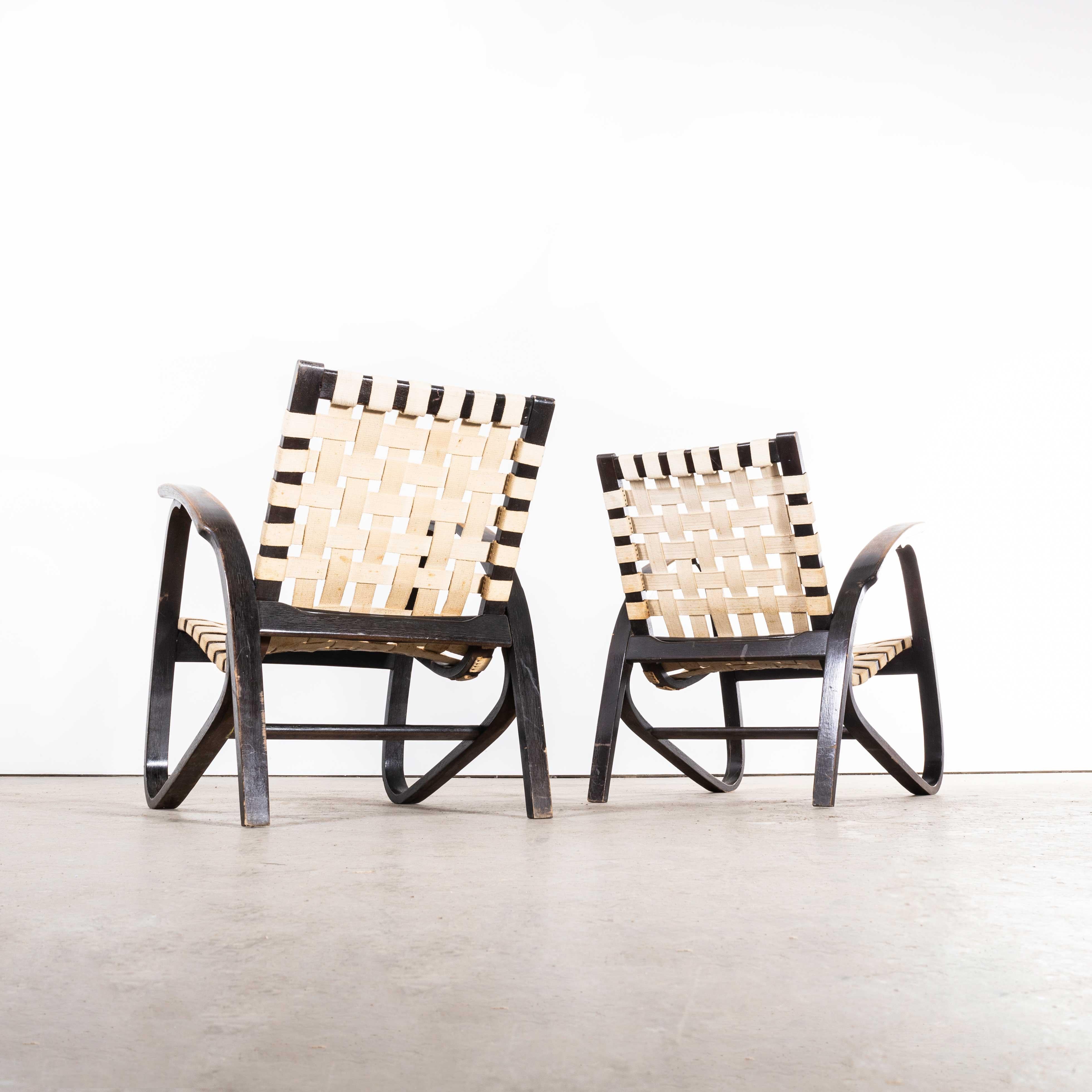Bois cintré Paire de fauteuils en bois cintré Webbed de Jan Vanek des années 1930 en vente