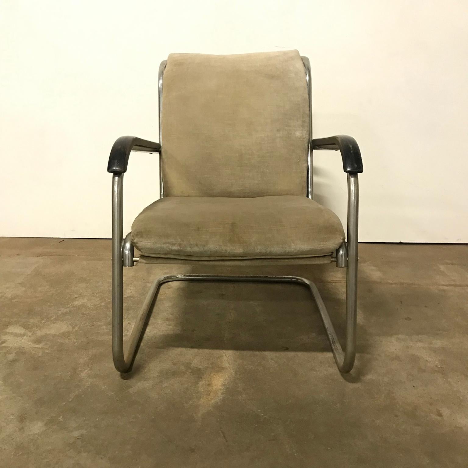 1930, Paul Schuitema Easy Chair, Fabric with Black Lacquered Wooden Armrests In Good Condition For Sale In Amsterdam IJMuiden, NL