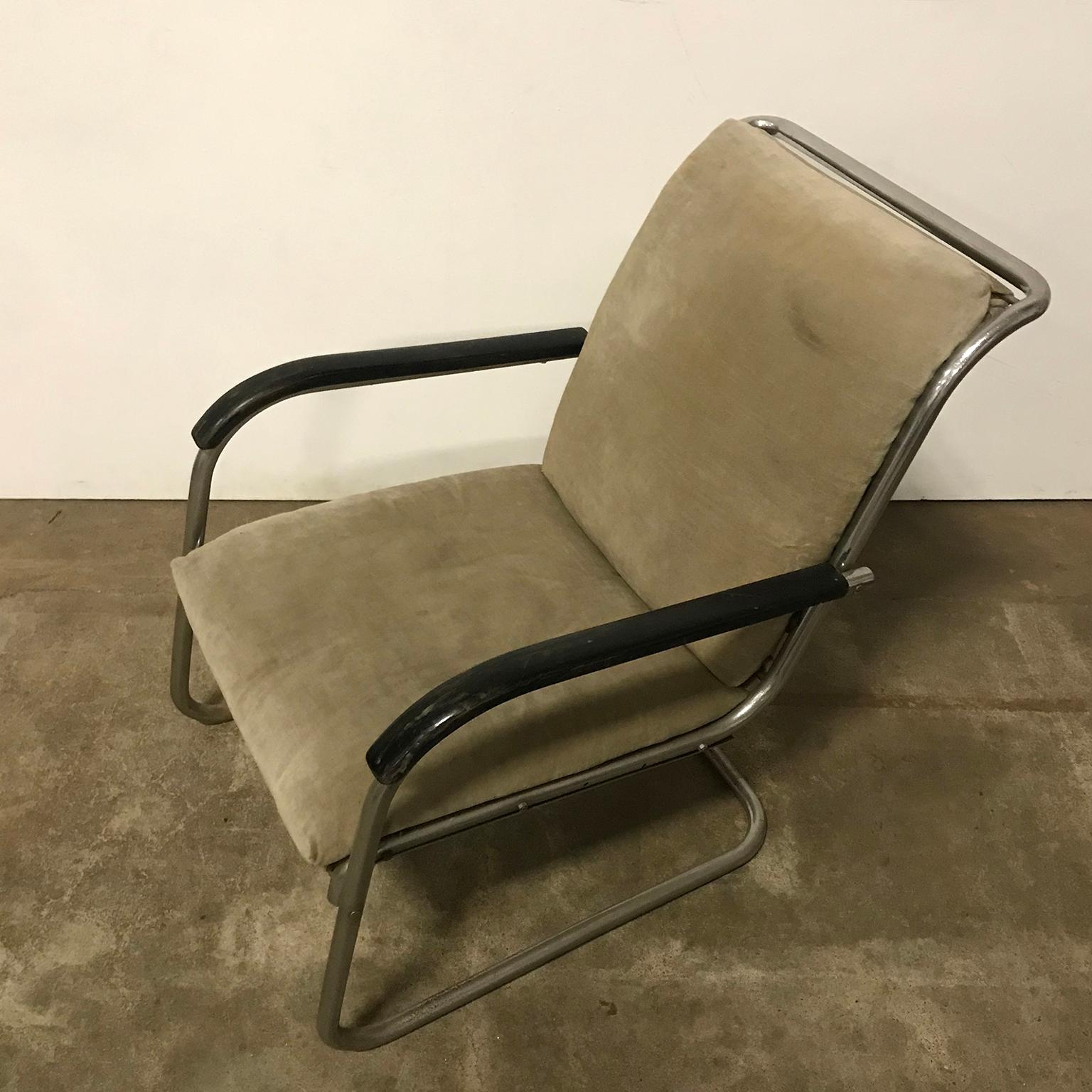 1930, Paul Schuitema Easy Chair, Fabric with Black Lacquered Wooden Armrests For Sale 2