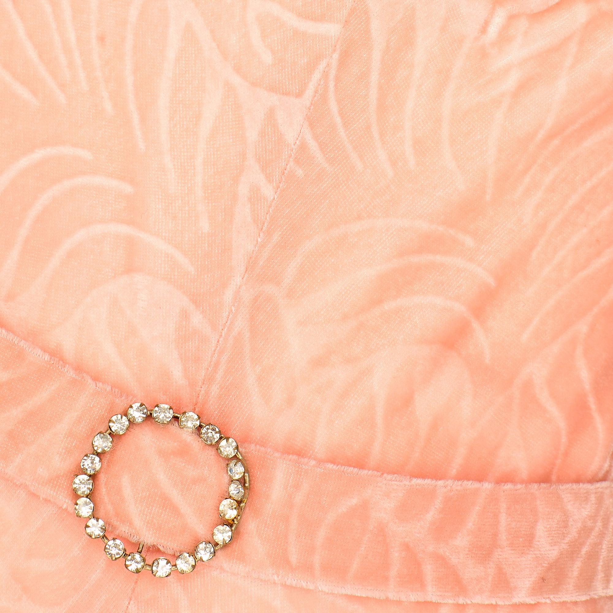 1930s Peach Pink Patterned Velvet Gown with Rhinestone Belt Buckle In Excellent Condition For Sale In London, GB