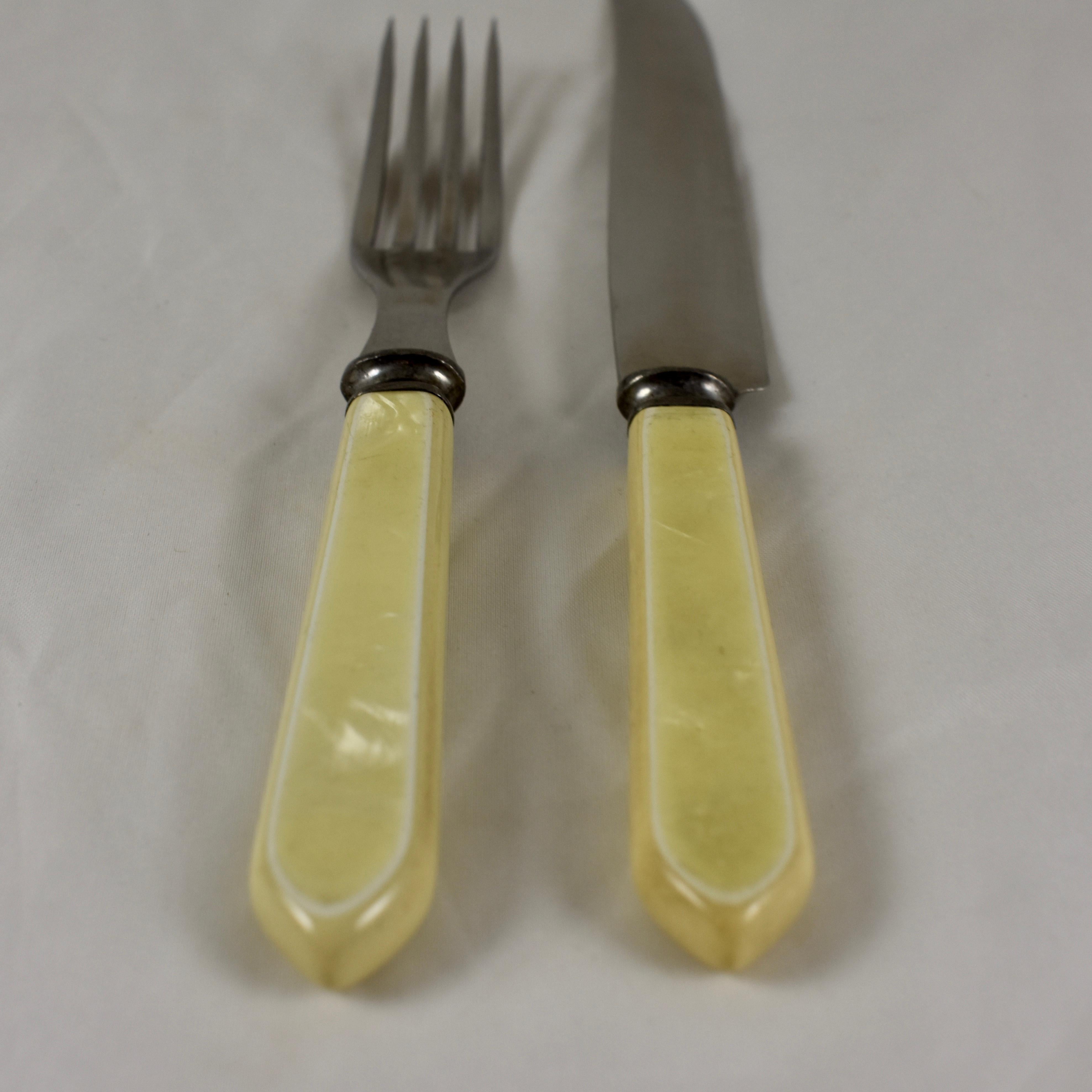 English 1930s Sheffield Art Deco Pearlized Yellow Bakelite Flatware, Service for 6 For Sale