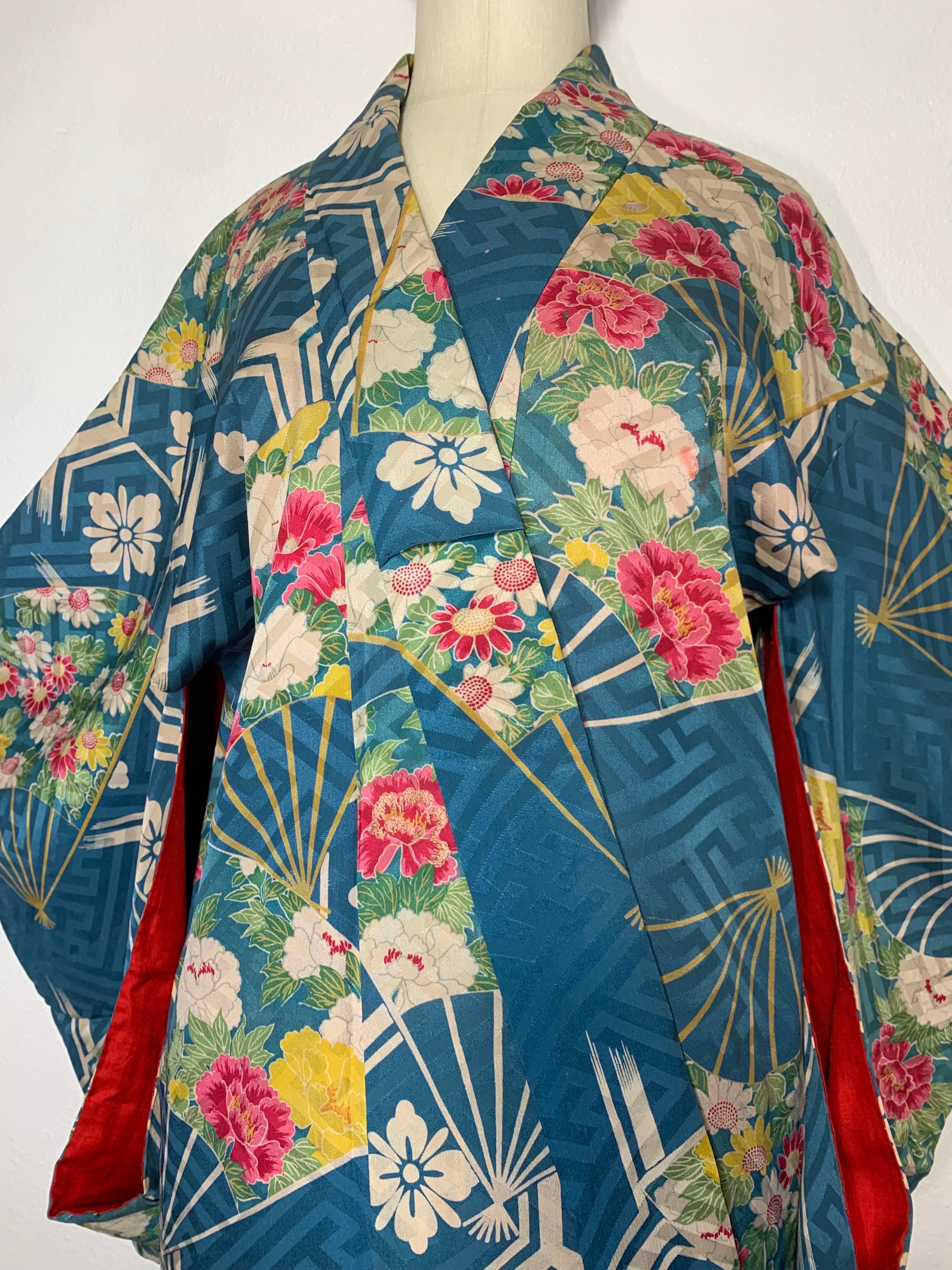 Women's 1930s Periwinkle Silk Traditional Kimono w Florals Fans and Red Silk Lining For Sale