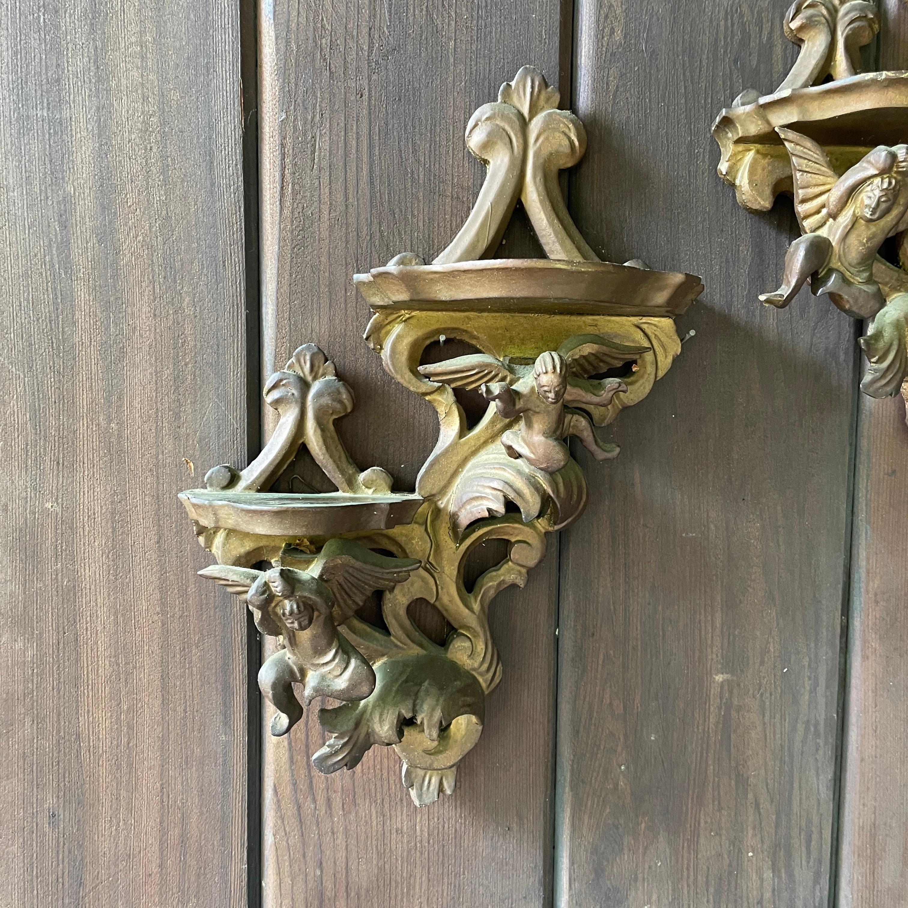1930 Pequeño querubín tallado en madera dorada Estante para baratijas, Pareja Renacimiento rococó en venta