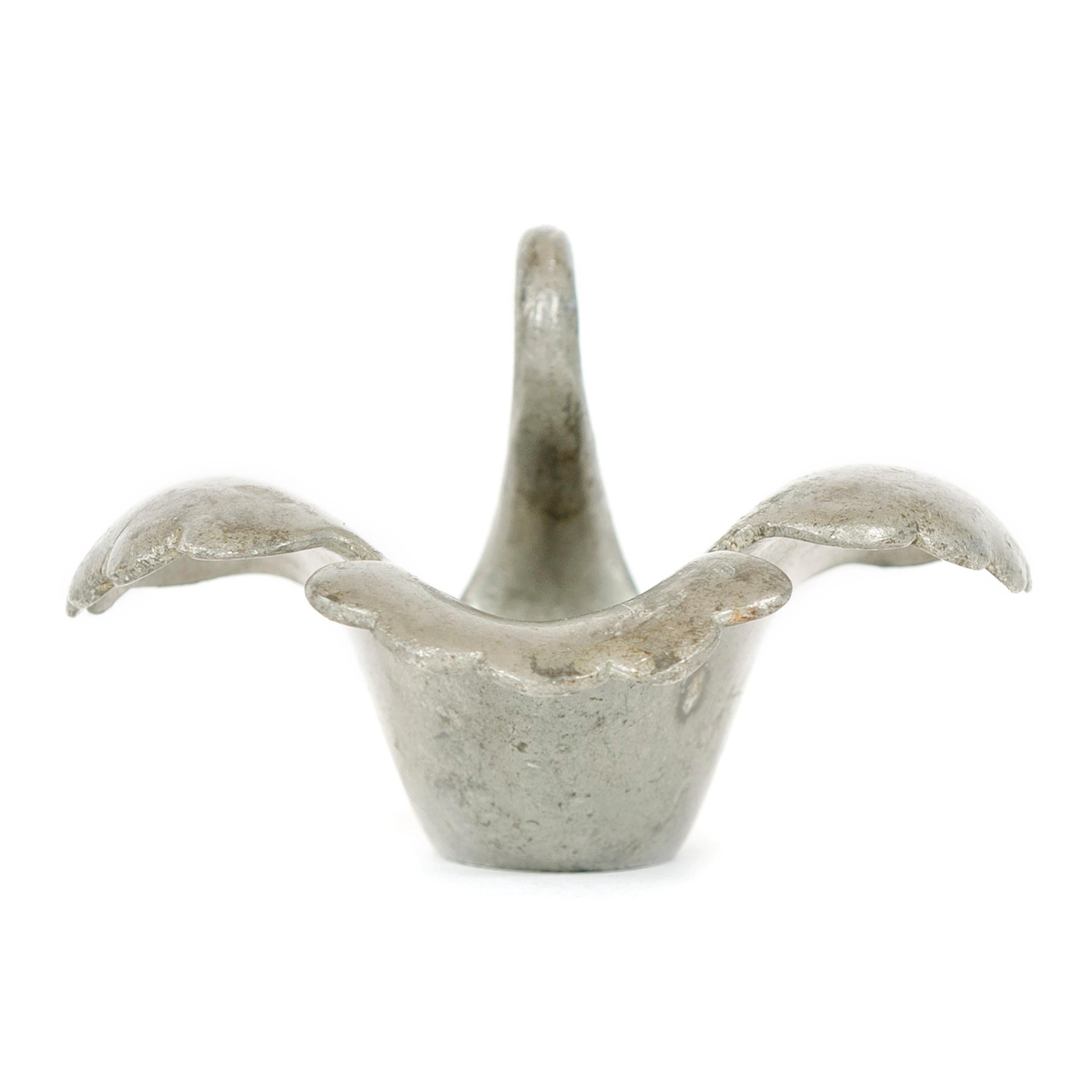 1930s Pewter Swan Dish by Russel Wright In Good Condition For Sale In Sagaponack, NY