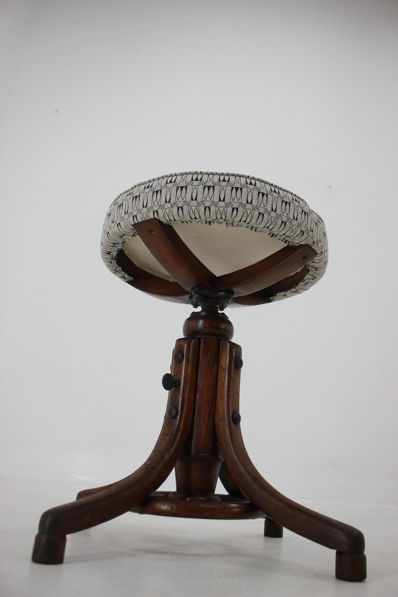 1930 Taburete de madera curvada de haya, Checoslovaquia en venta 1