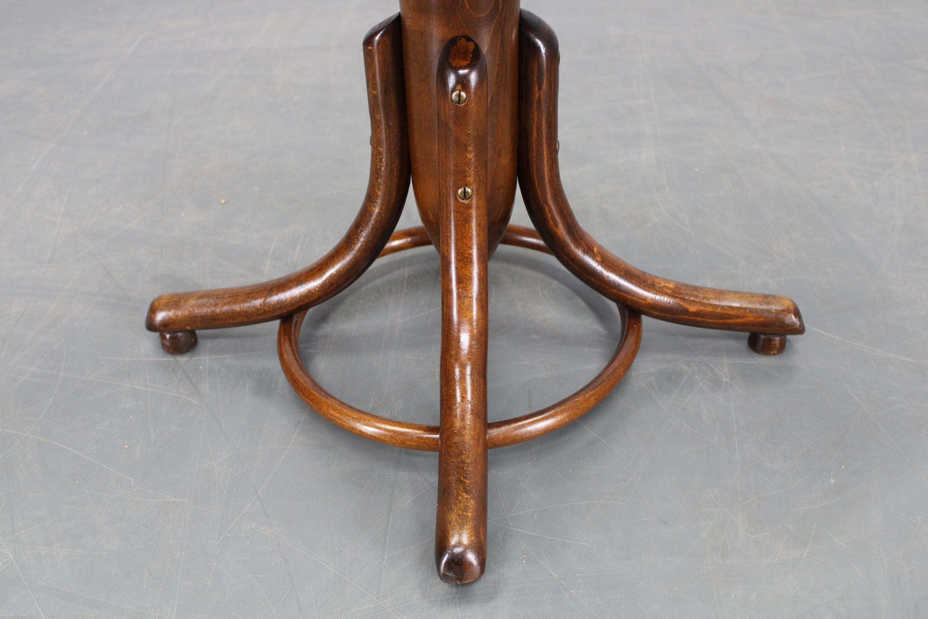Hêtre Tabouret de piano pivotant en bois de hêtre des années 1930, Tchécoslovaquie en vente