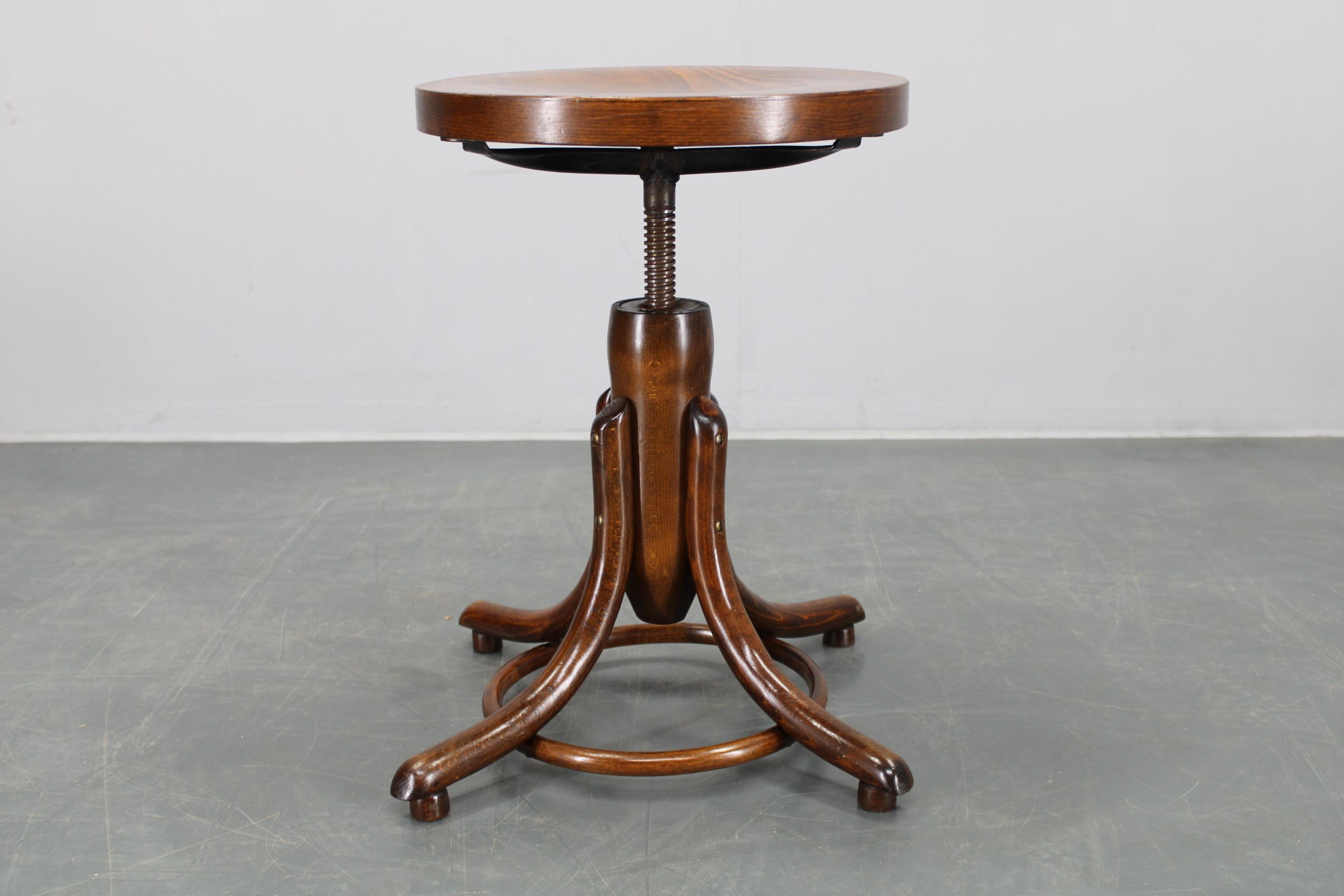 Tabouret de piano pivotant en bois de hêtre des années 1930, Tchécoslovaquie en vente 2