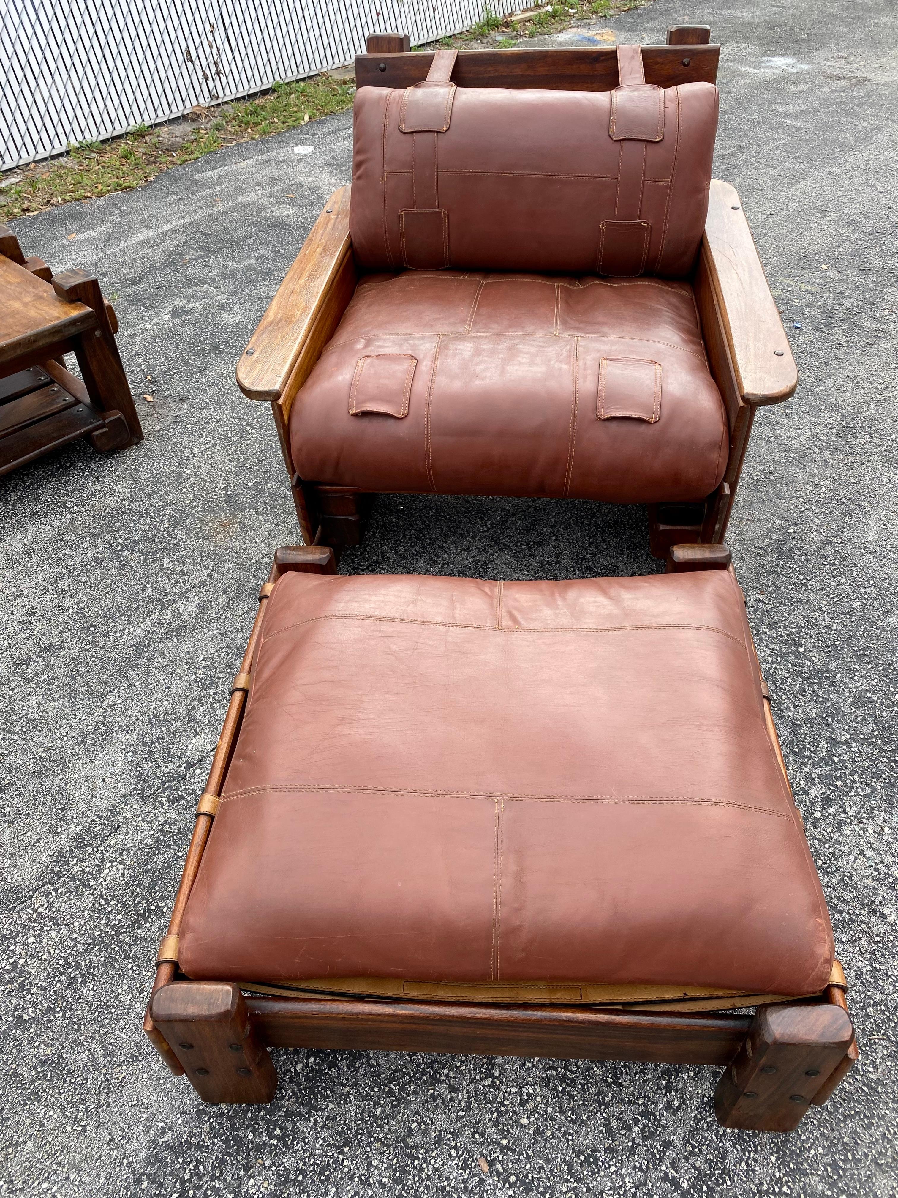 Salon en pin rustique des années 1930, ensemble de 8 fauteuils en cuir et en selle en vente 2