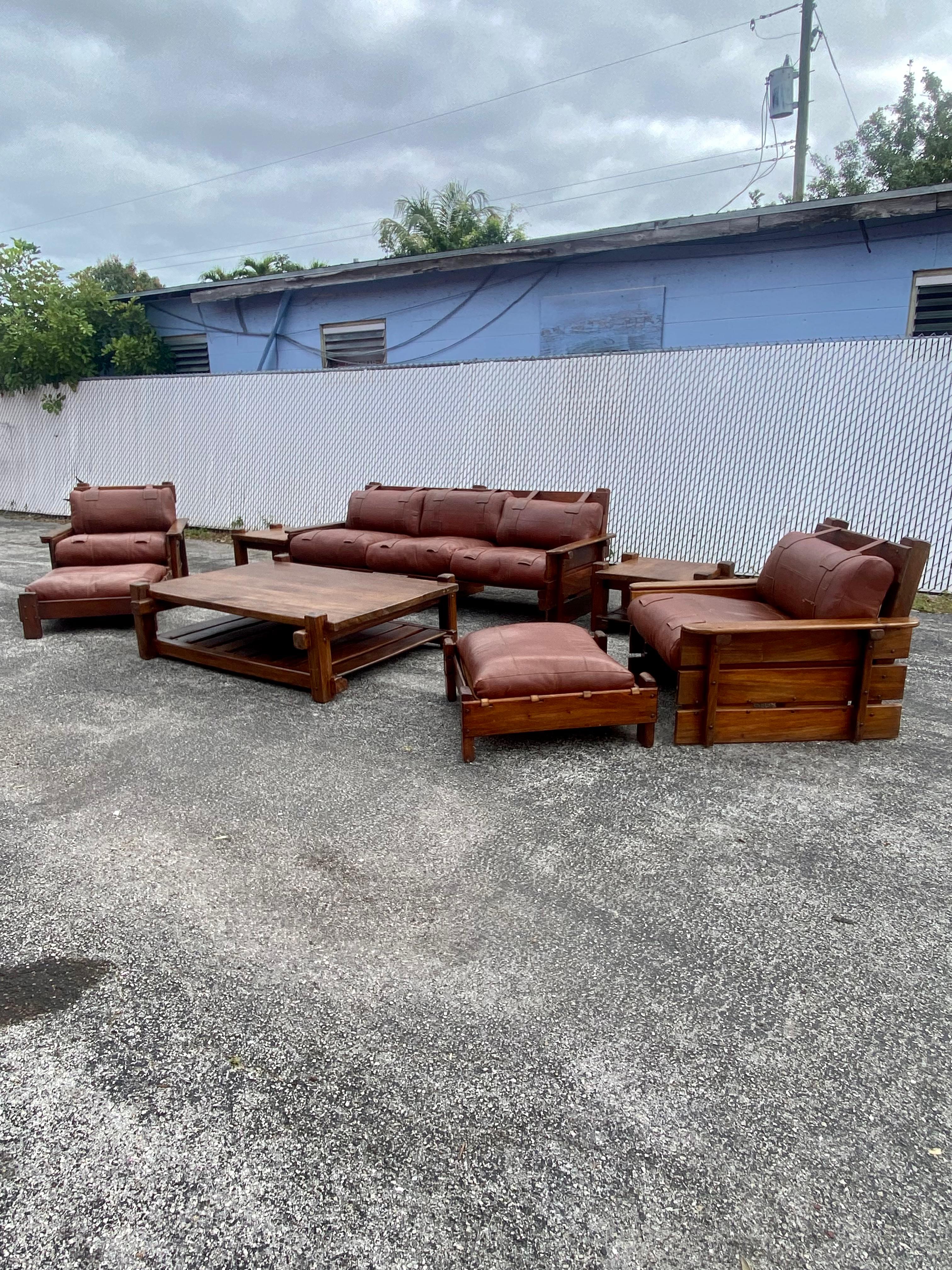 Art déco Salon en pin rustique des années 1930, ensemble de 8 fauteuils en cuir et en selle en vente