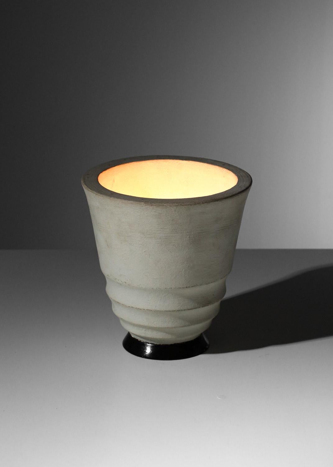 French 1930s plaster basin-shaped table lamp For Sale