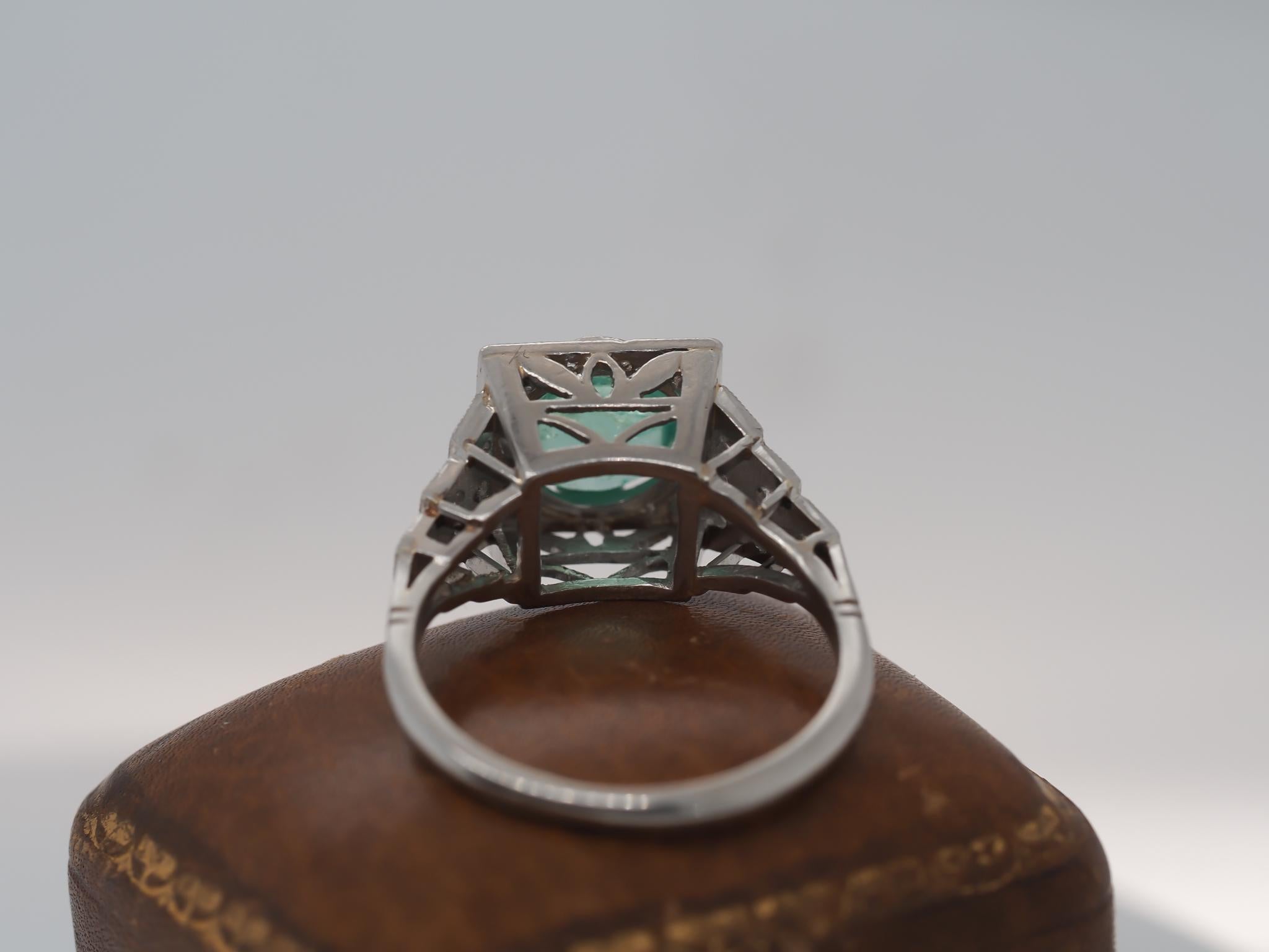 1930s Platinum Art Deco Cabochon Emerald Engagement Ring In Good Condition For Sale In Hicksville, NY
