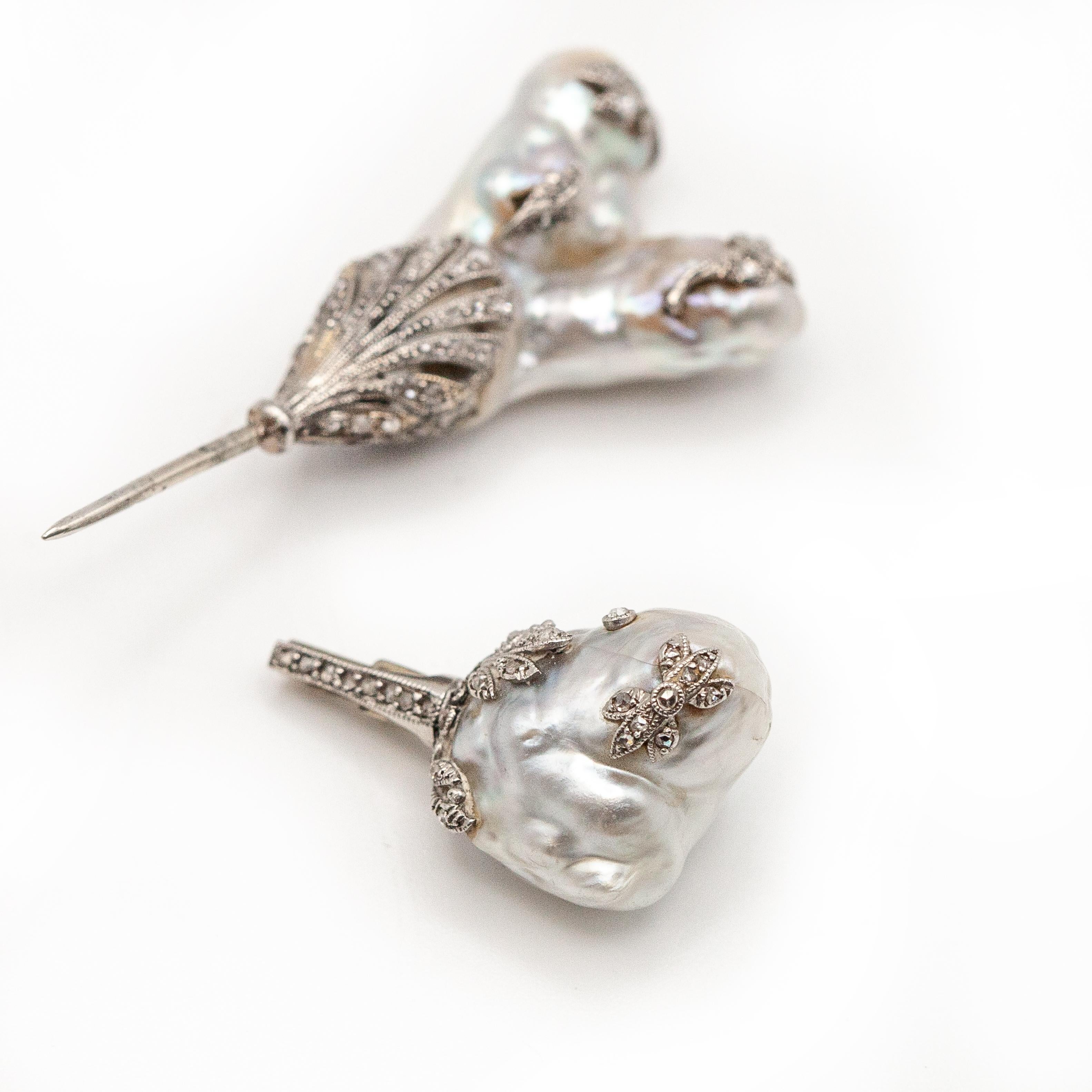 Femenino o masculino 1930 Platino Perla Natural Diamante Broche Jabot en venta
