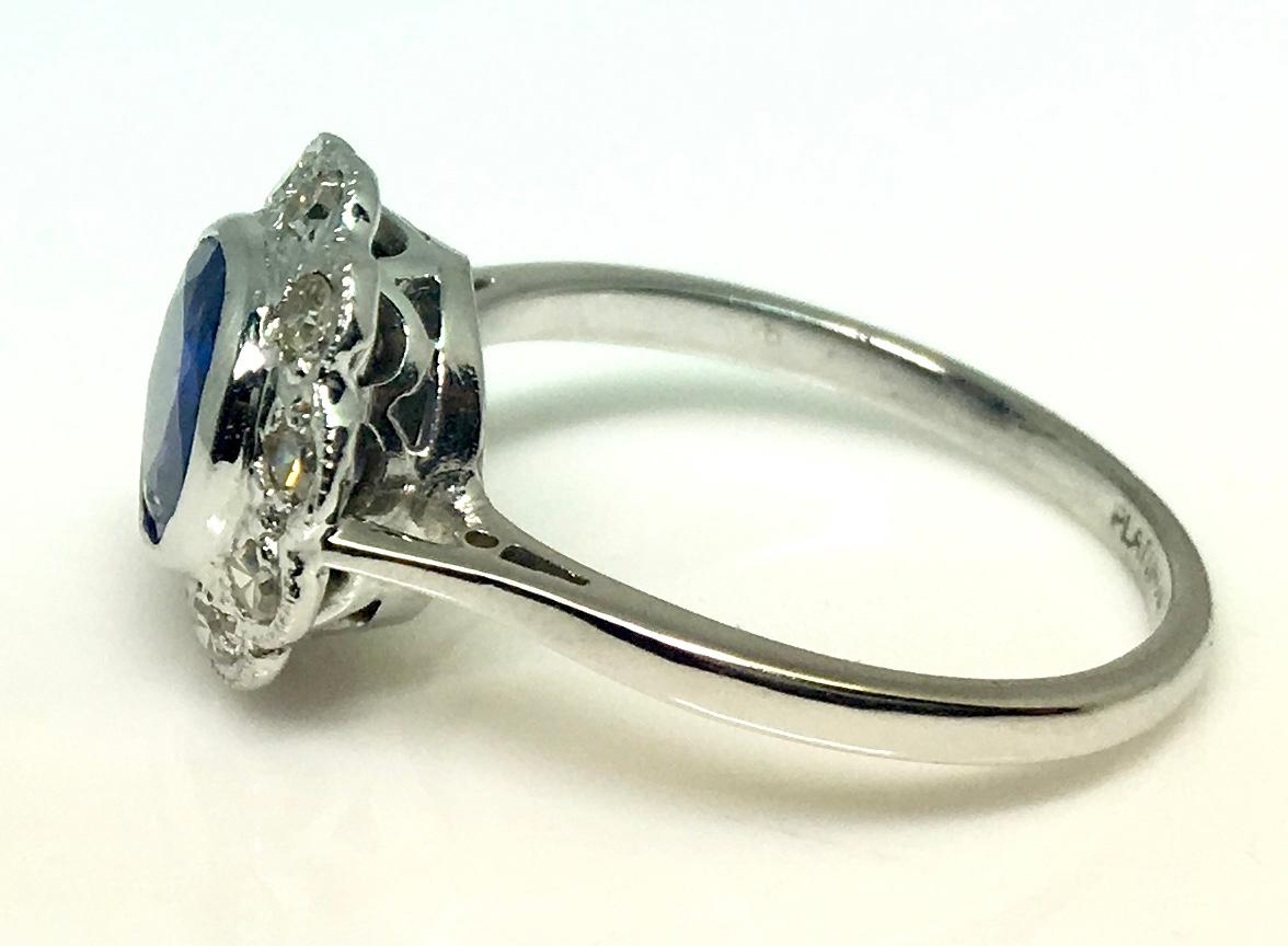 1930s Platinum Round Burma Natural Sapphire and Diamond Cluster Ring In New Condition For Sale In London, GB