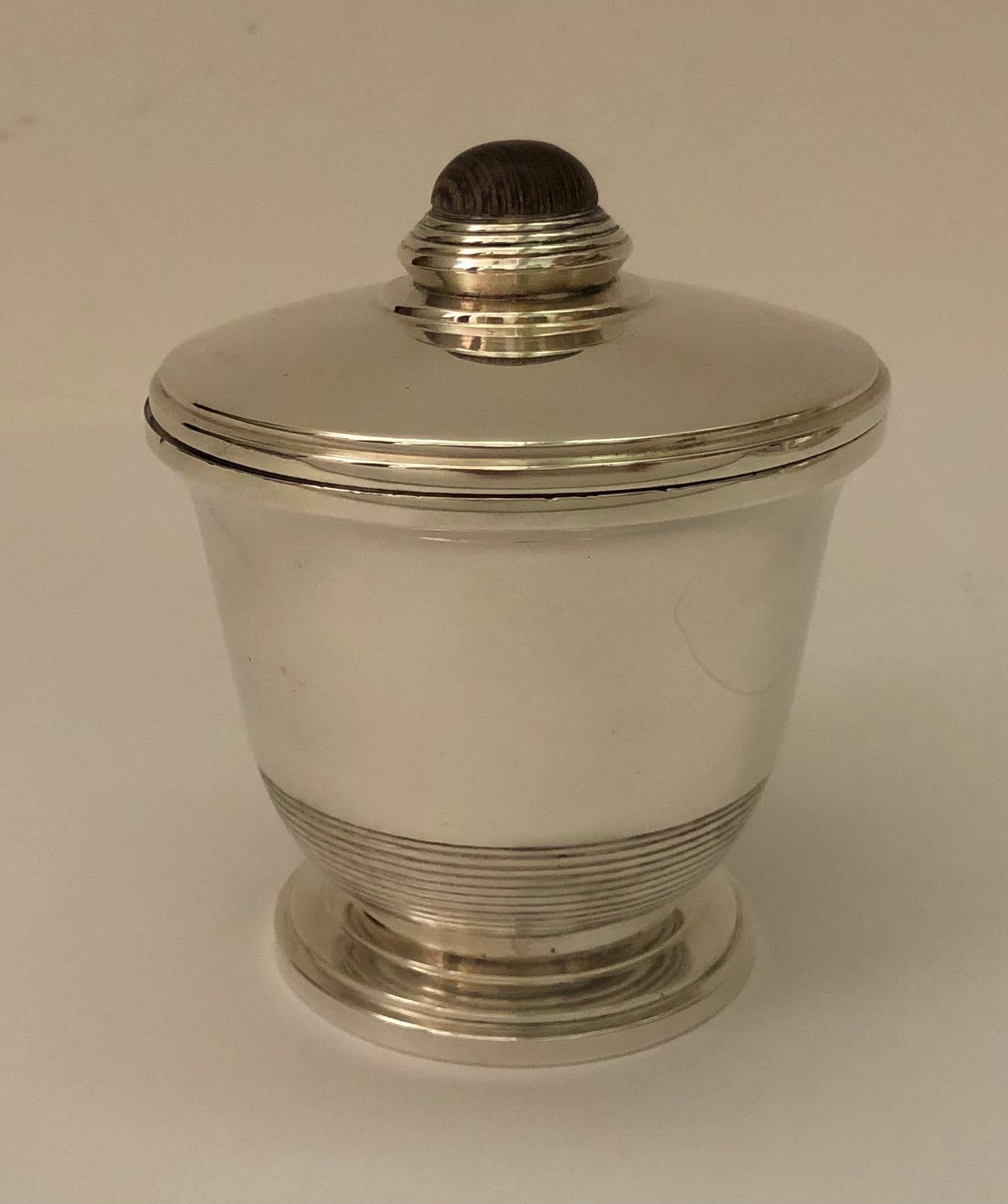 Tee-/Kaffee-Set aus poliertem Silber der 1930er Jahre (Unbekannt) im Angebot