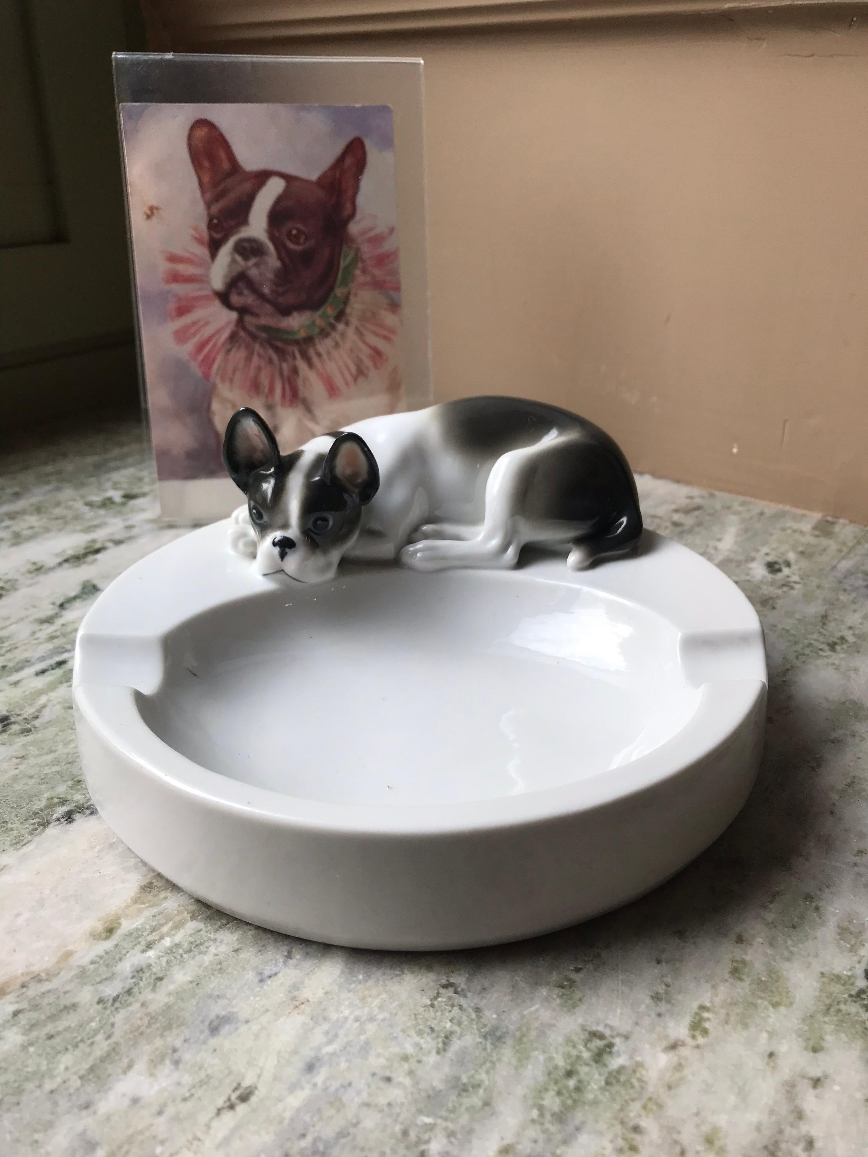 1930s Porcelain Ashtray with French Bulldog by Pfeffer Gotha , Germany  In Good Condition For Sale In Antwerp, BE