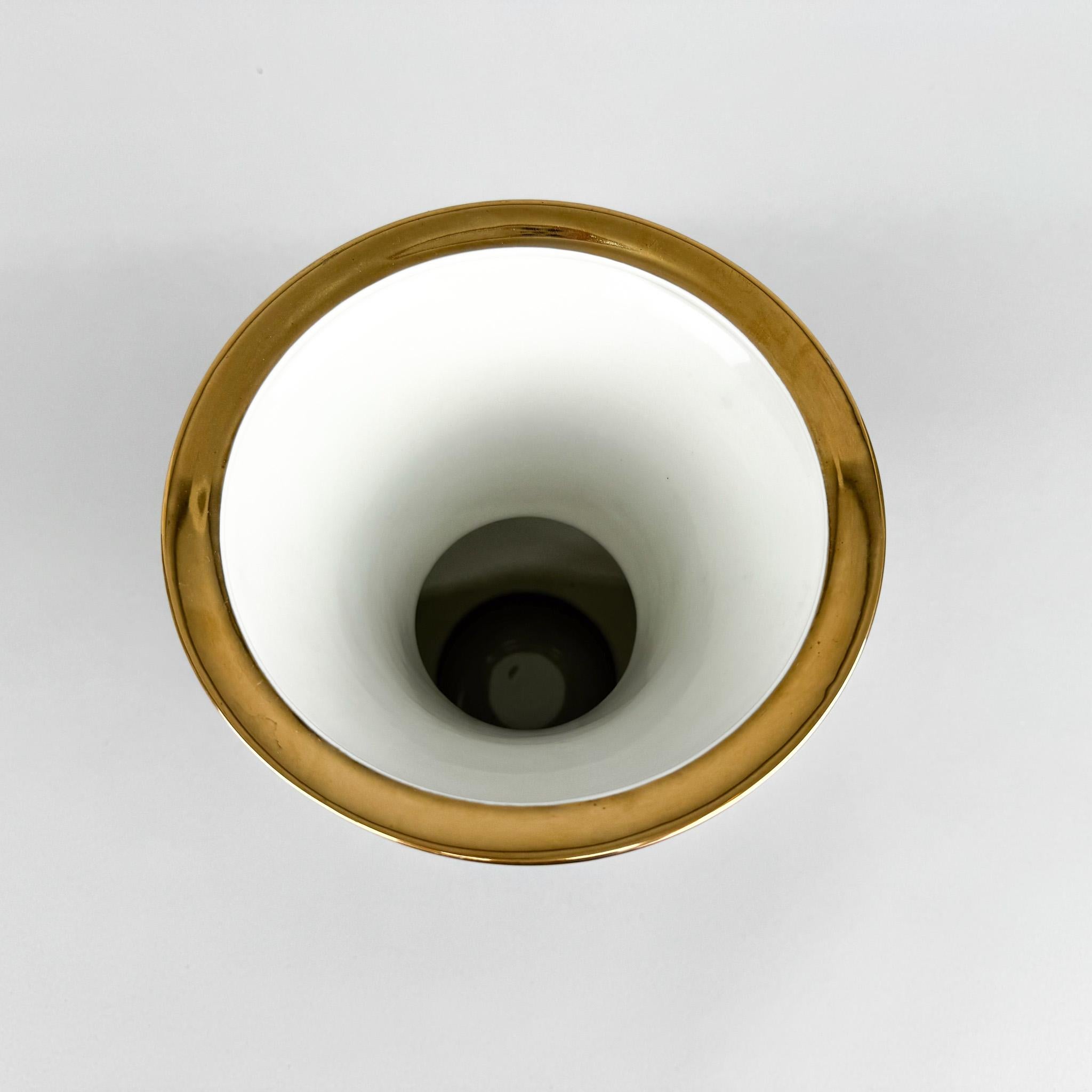 Porcellana Vaso in porcellana del 1930 di Pirkenhammer, Cecoslovacchia in vendita