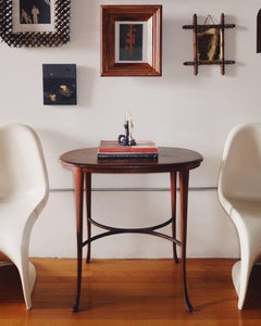 Mesa auxiliar ovalada de caoba Queen Anne de 1930