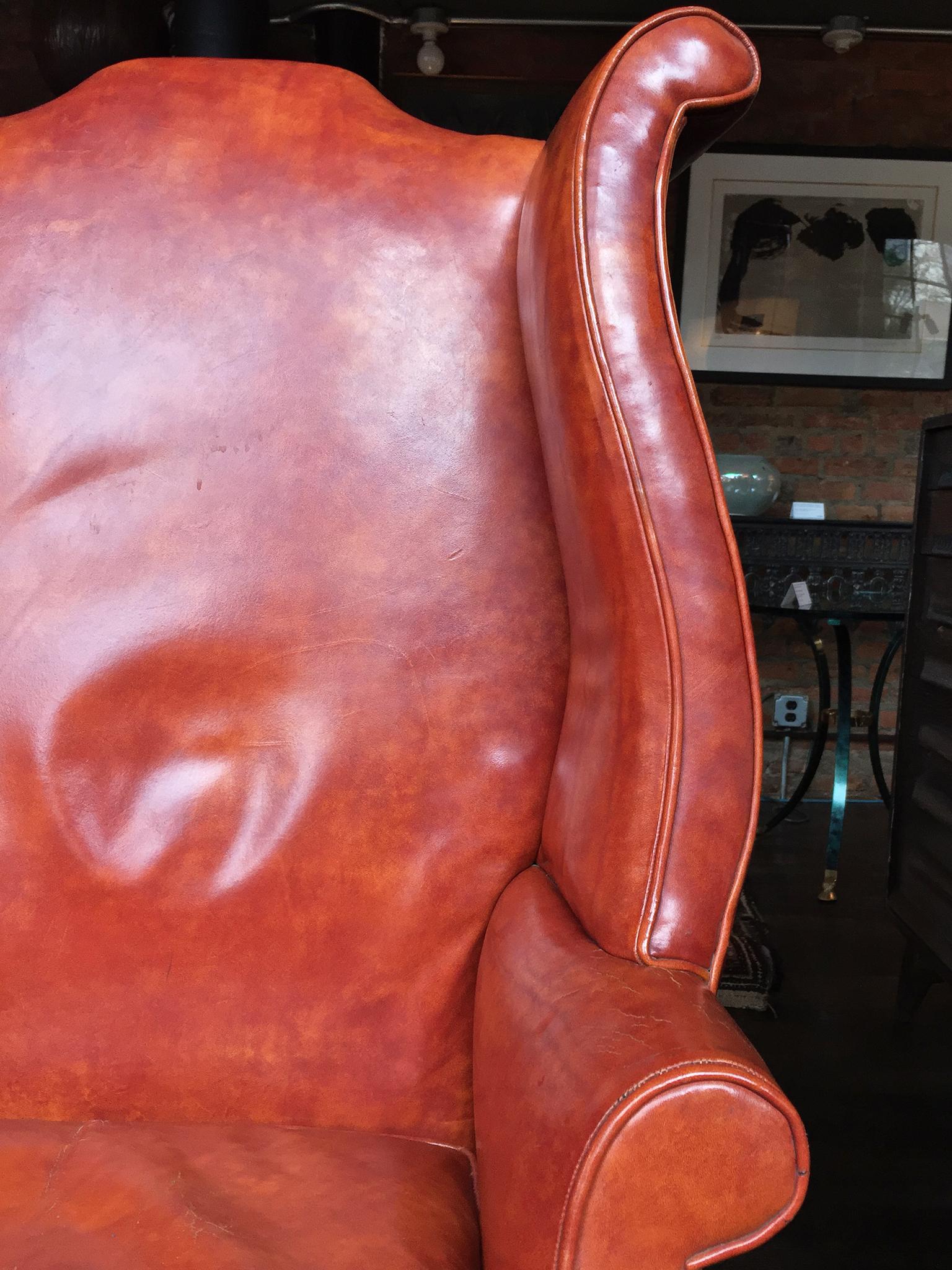 1930s Queen Anne-Style English Leather Wingback Chair In Good Condition In New York, NY