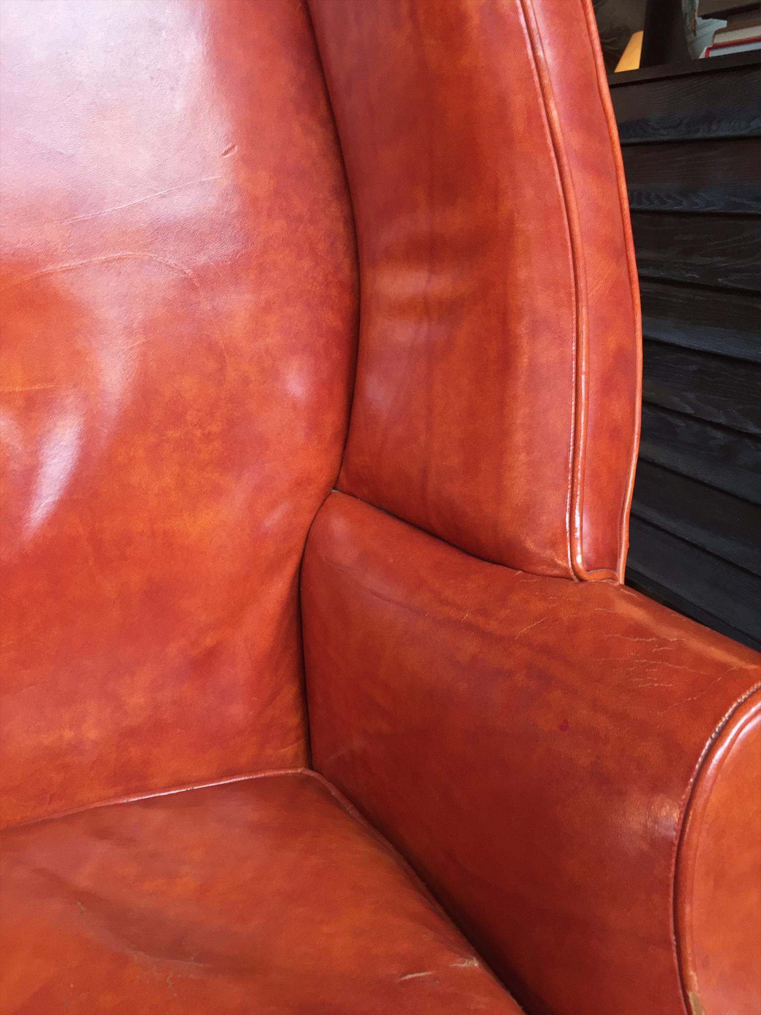 1930s Queen Anne-Style English Leather Wingback Chair 2