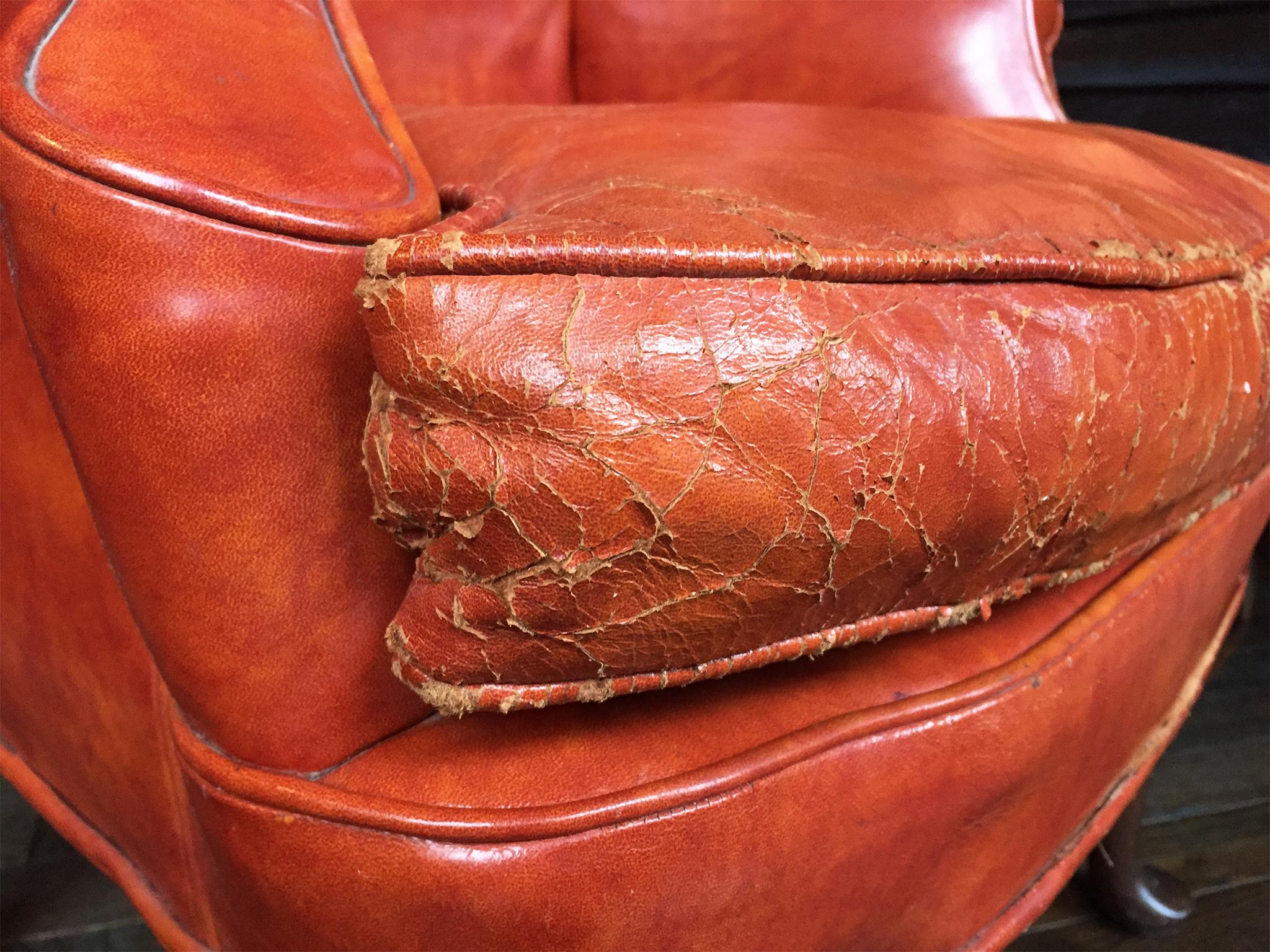 1930s Queen Anne-Style English Leather Wingback Chair 3