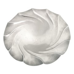 1930er Jahre Seltenes Art-Deco-Tablett aus Edelstahl mit kugelförmigen Stützbeinen aus Bakelit