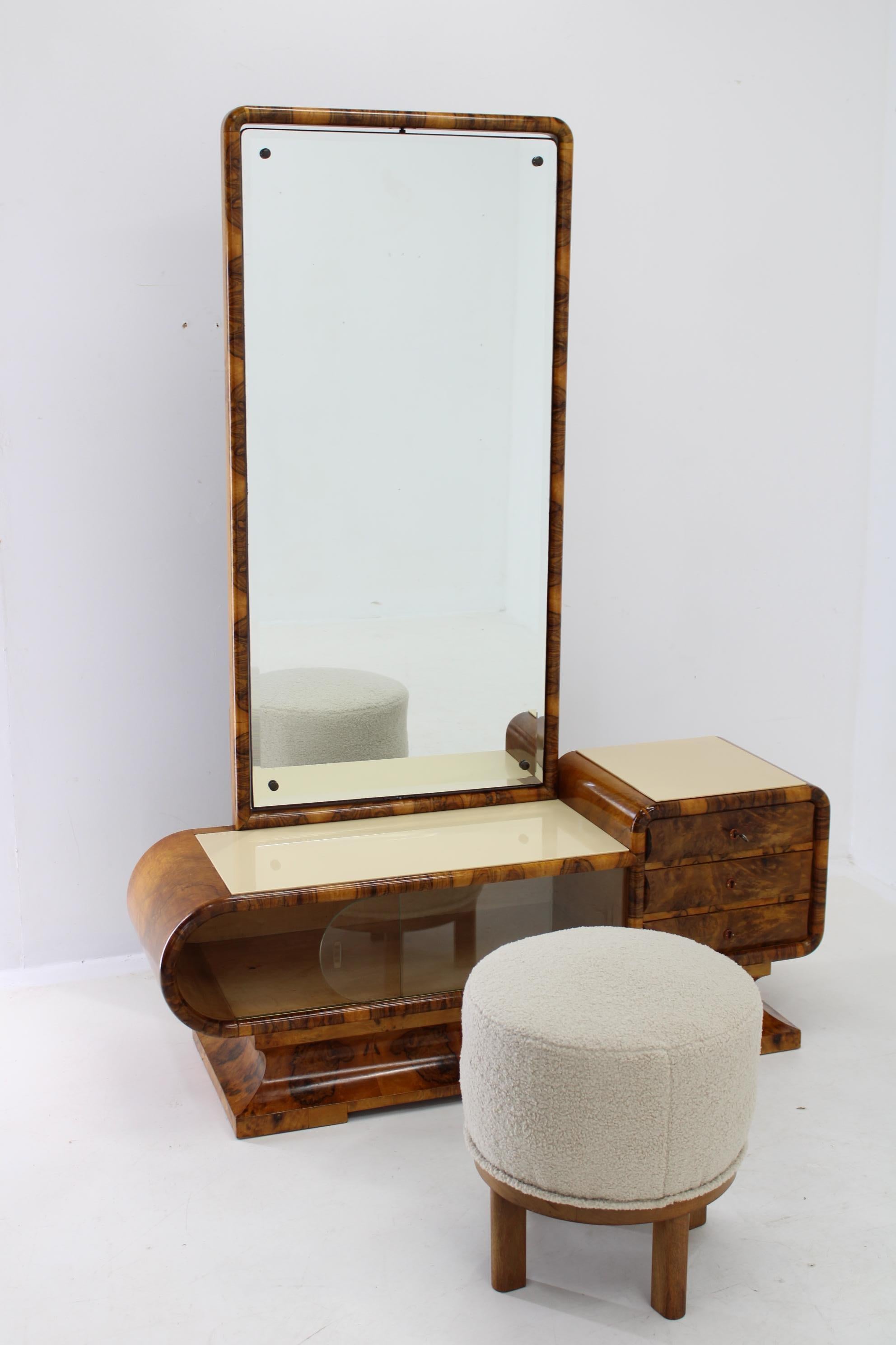 1930s Rare Art Deco Vanity Mirror Cabinet in Walnut Finish and Stool, Czechoslov In Good Condition In Praha, CZ