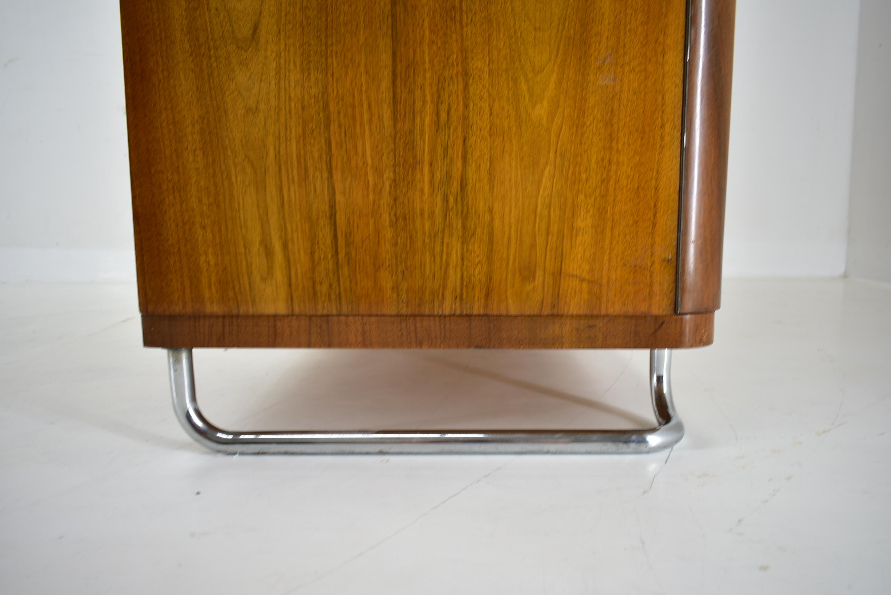 Rare armoire Bauhaus des années 1930 par Hynek Gottwald, Tchécoslovaquie en vente 4