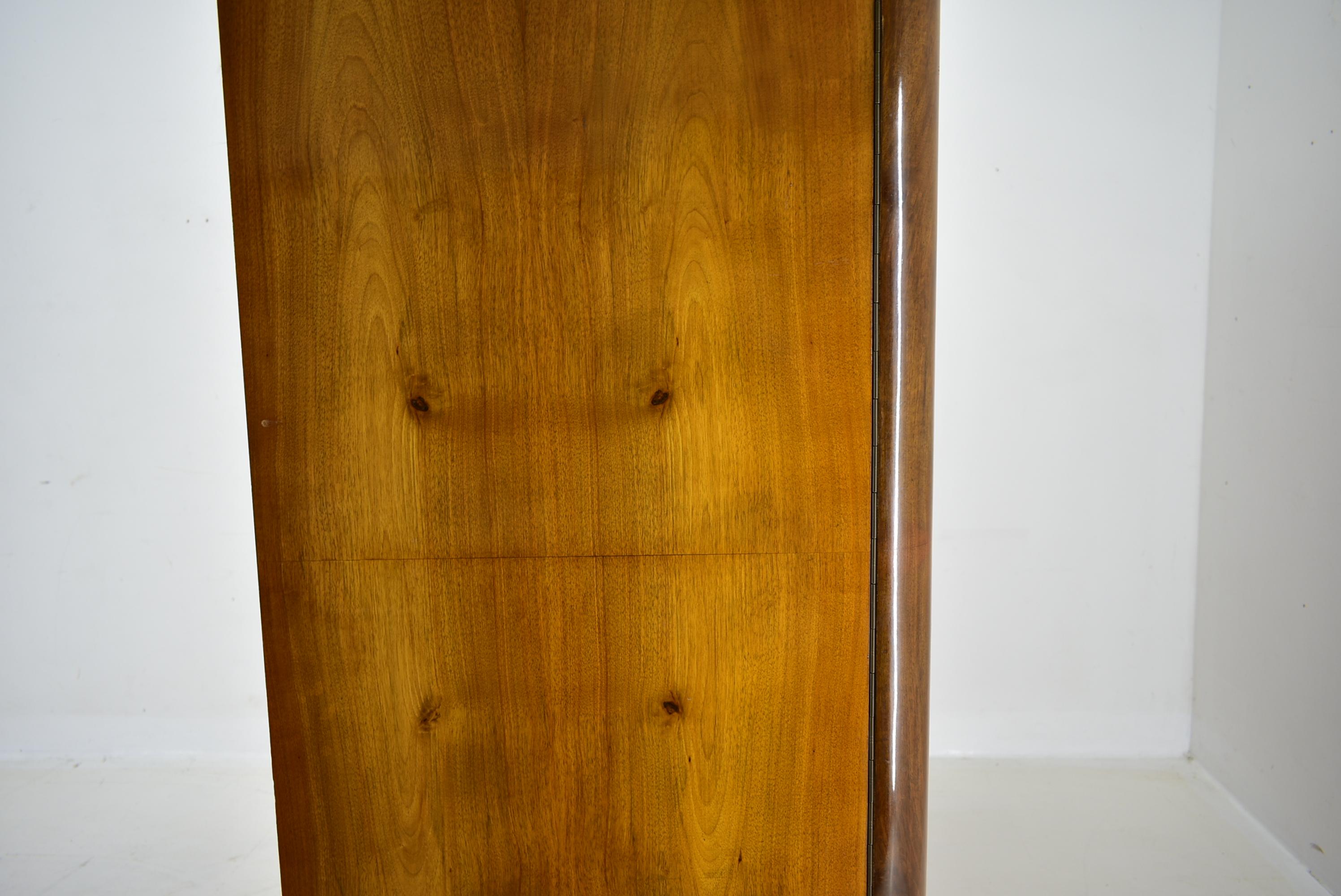 Rare armoire Bauhaus des années 1930 par Hynek Gottwald, Tchécoslovaquie en vente 11