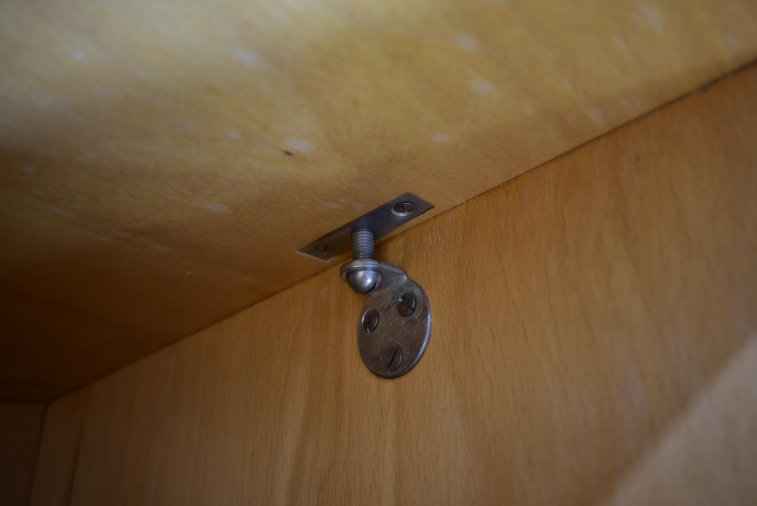 Rare armoire Bauhaus des années 1930 par Hynek Gottwald, Tchécoslovaquie en vente 14