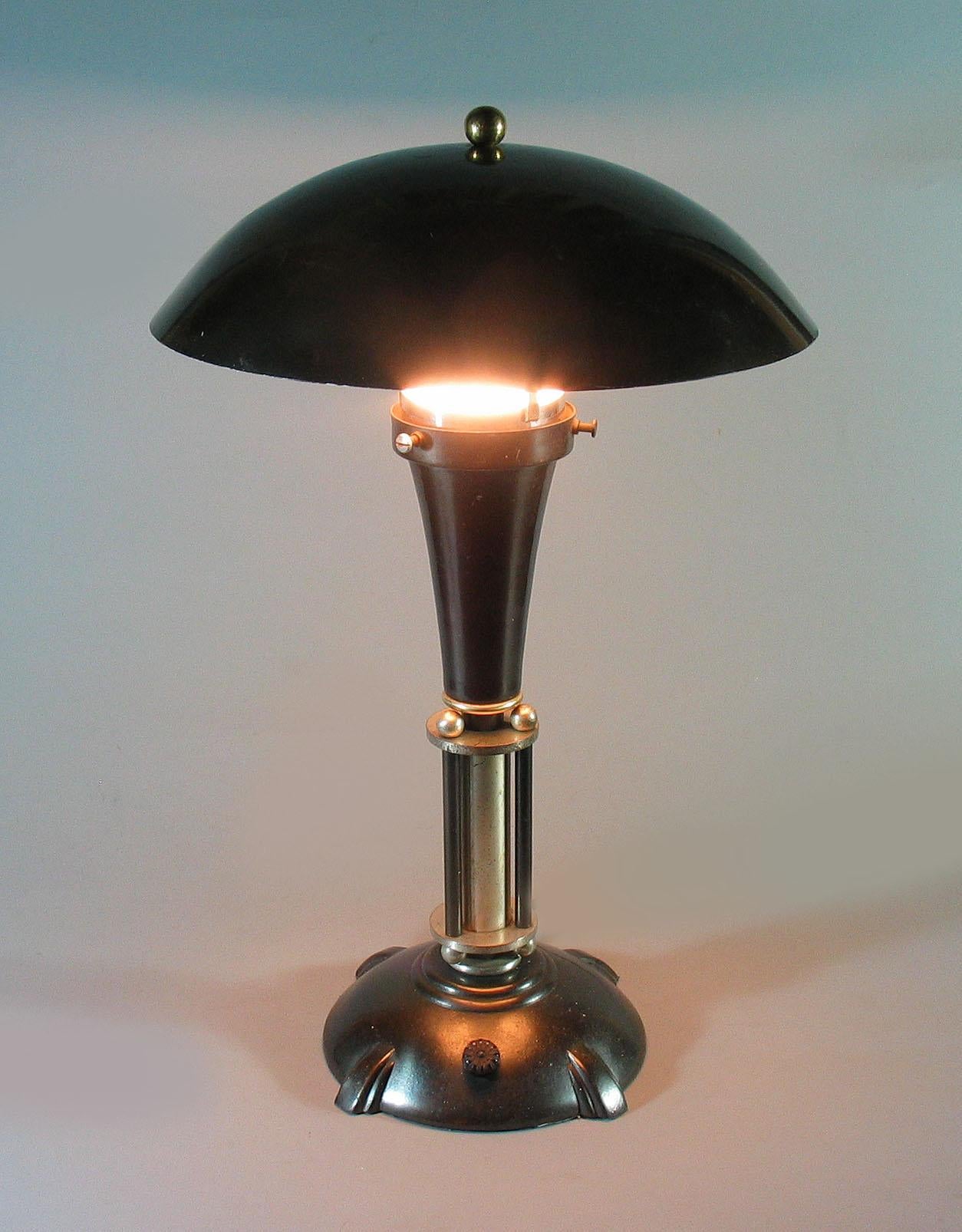 1930's Rare Parcel-Silvered Art Deco Bauhaus Mushroom Style Desk Lamp For Sale 4