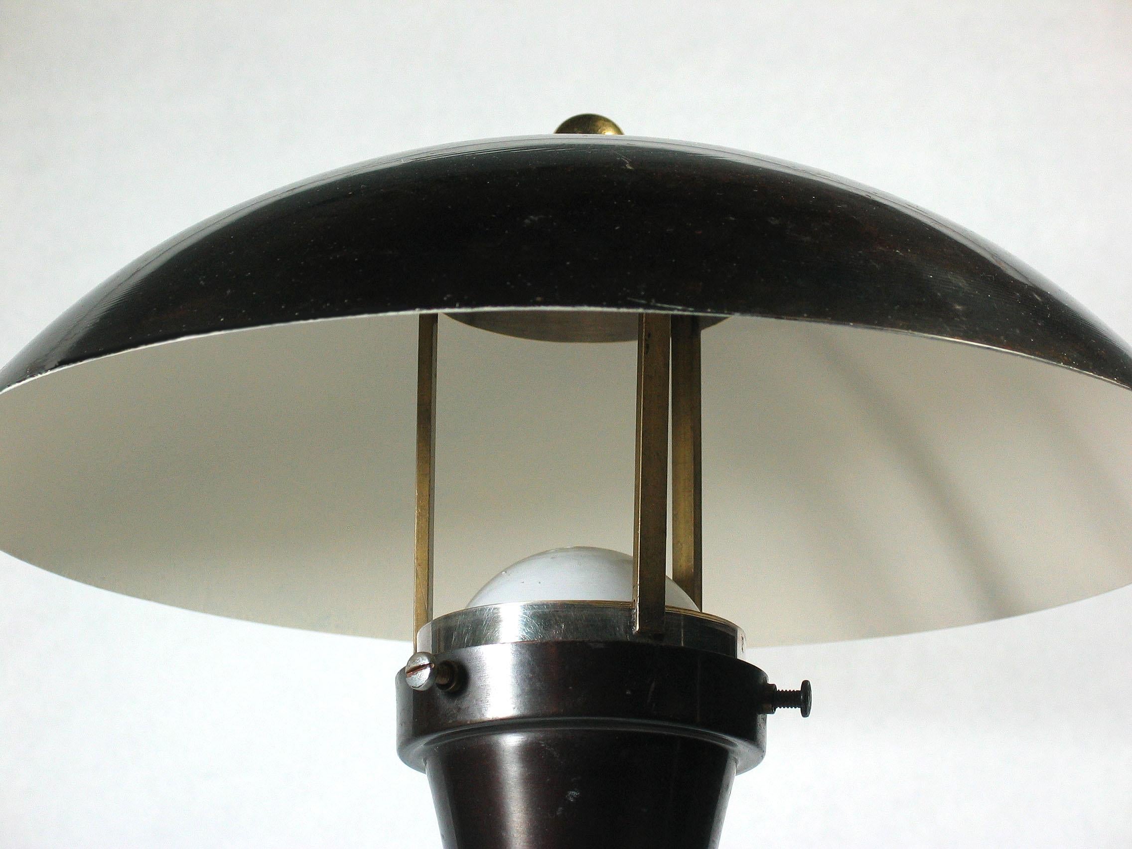 Machine-Made 1930's Rare Parcel-Silvered Art Deco Bauhaus Mushroom Style Desk Lamp For Sale