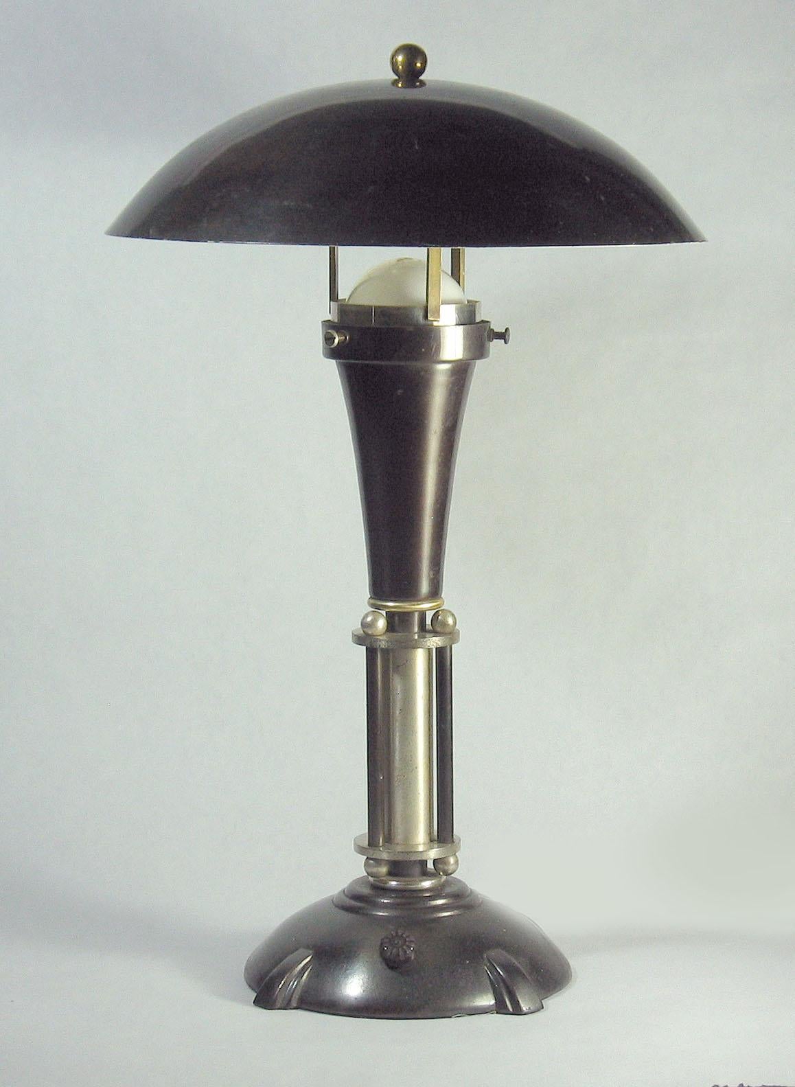 1930's Rare Parcel-Silvered Art Deco Bauhaus Mushroom Style Desk Lamp In Good Condition For Sale In Ottawa, Ontario