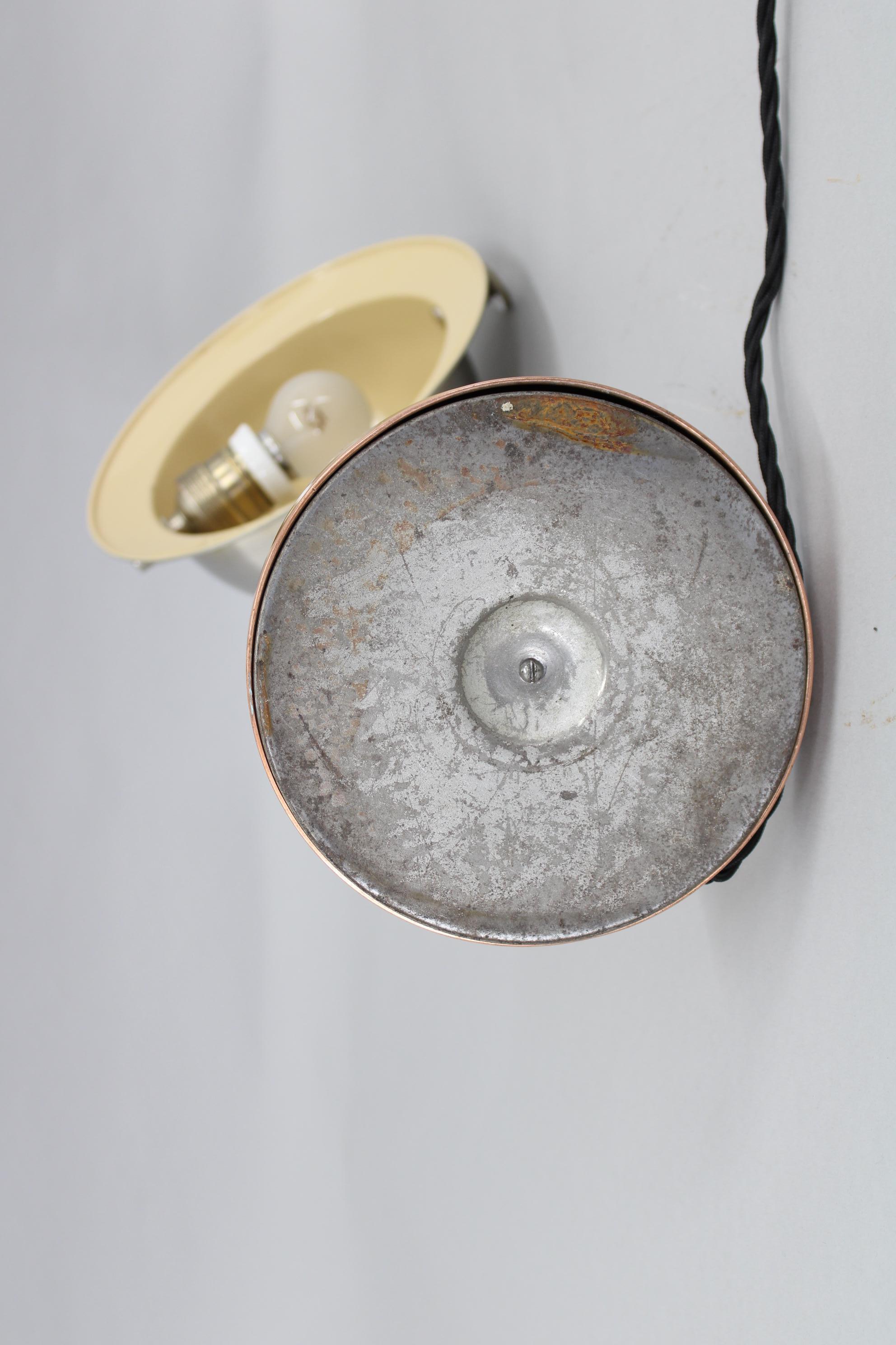 Rare lampe de bureau Bauhaus restaurée des années 1930, Tchécoslovaquie en vente 1