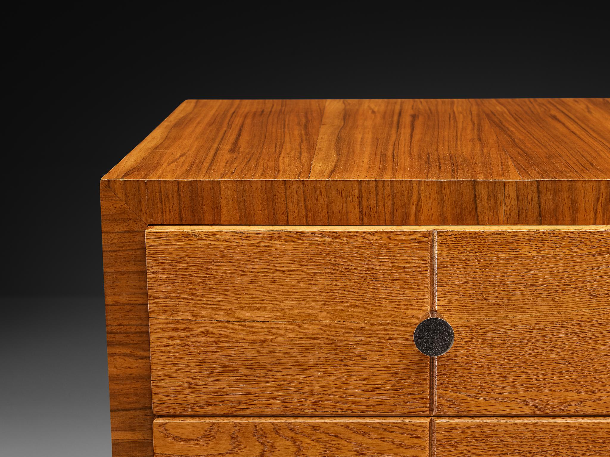 italien Commode rationaliste des années 1930 en chêne, noyer et métal en vente