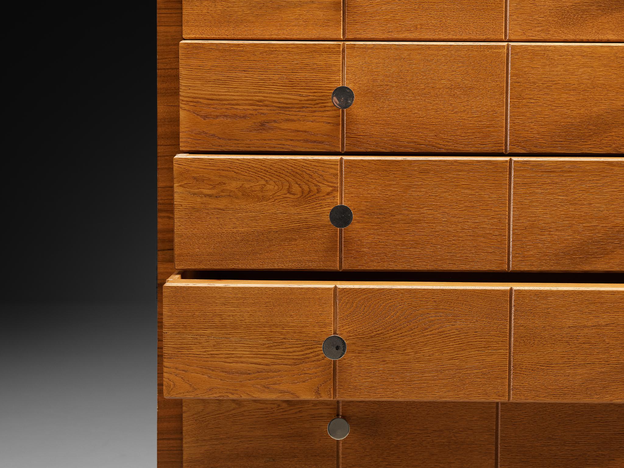 Commode rationaliste des années 1930 en chêne, noyer et métal en vente 2
