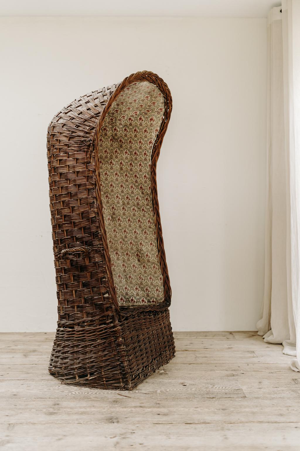 Sedia da portiere in rattan degli anni '30 in vendita 1