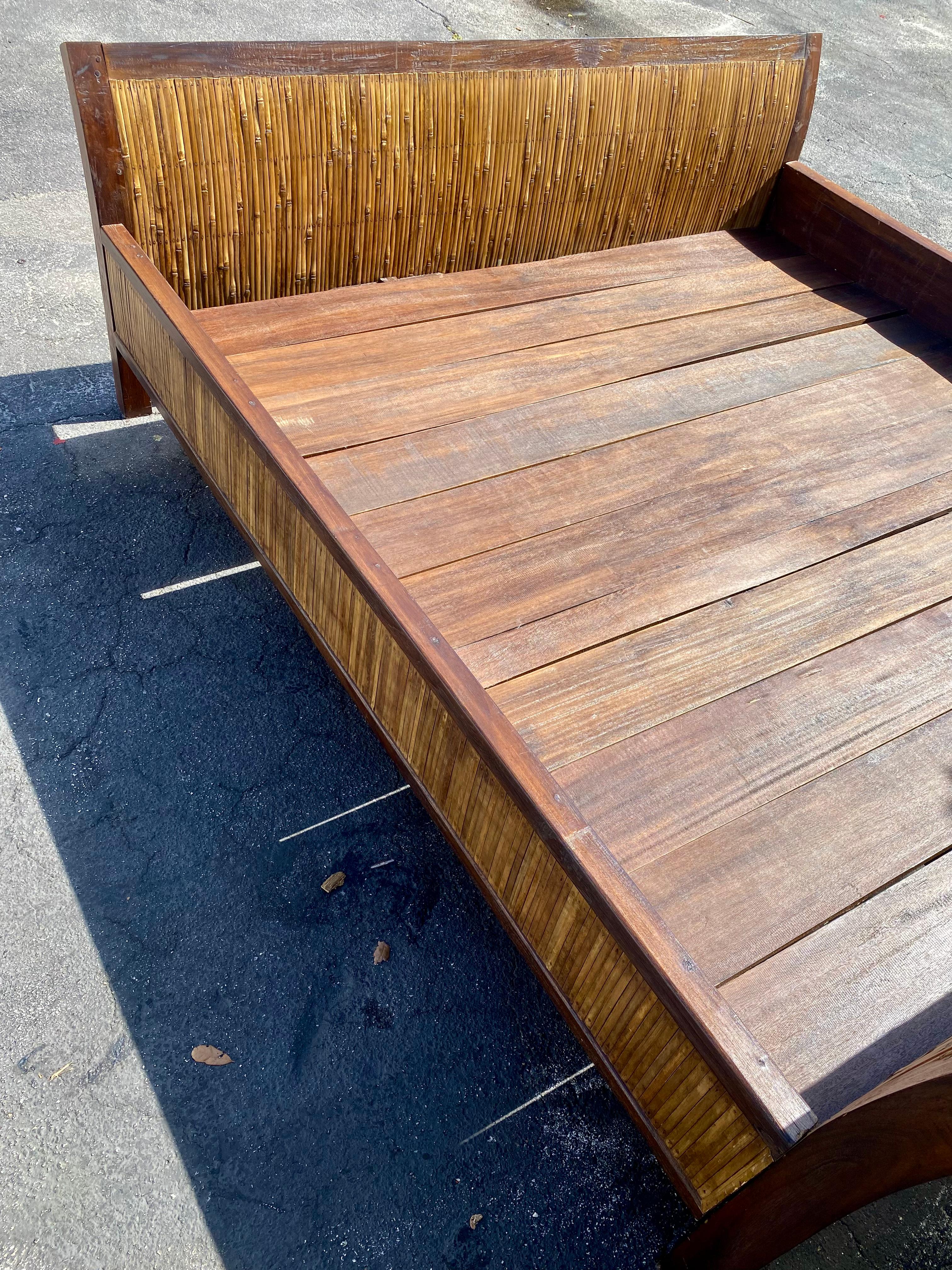 1930s Rattan Wood Double Inlaid Sleigh King Bed For Sale 5