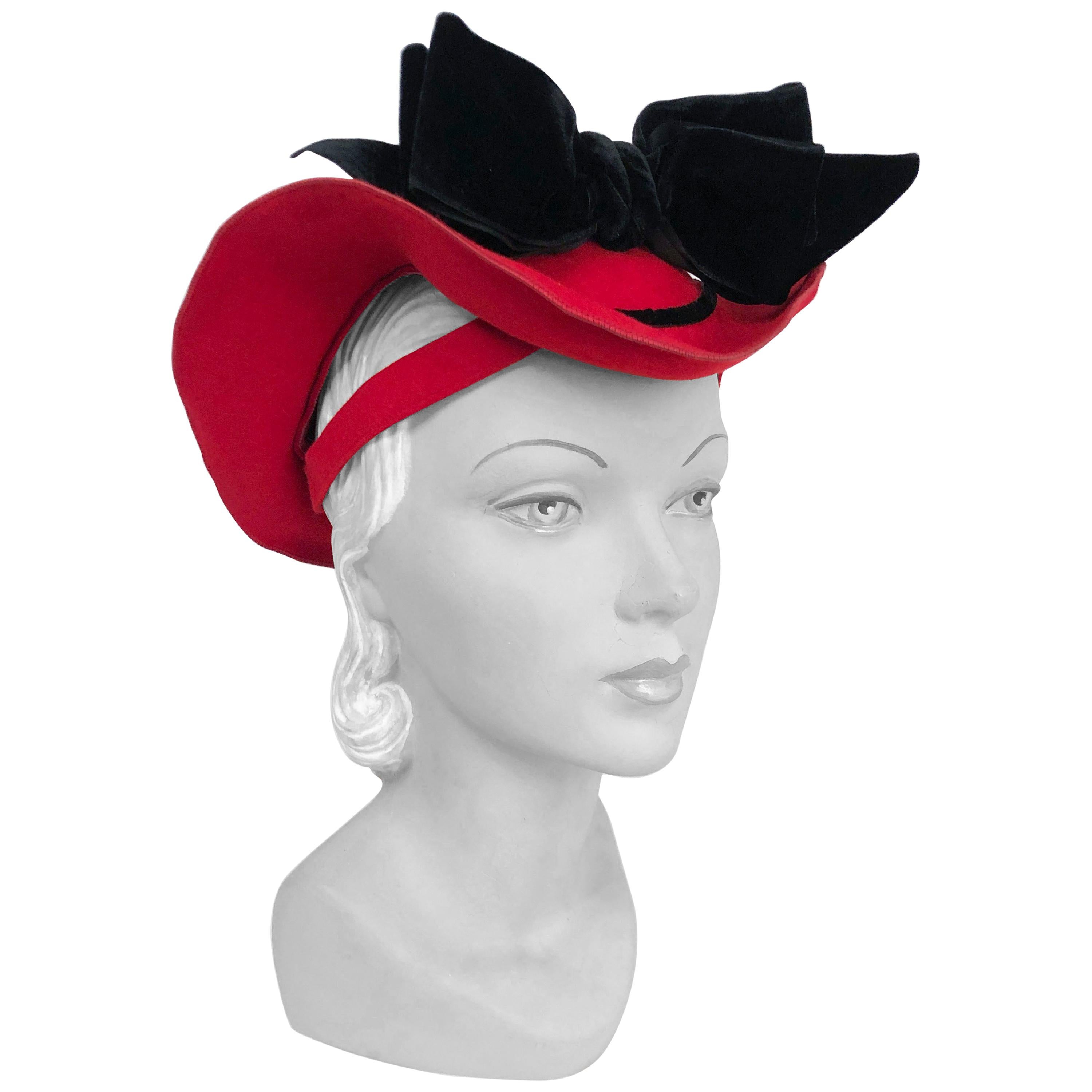 1930s Red Hand-Sculpted Beaver Fur Felt Hat with Velvet Bow For Sale