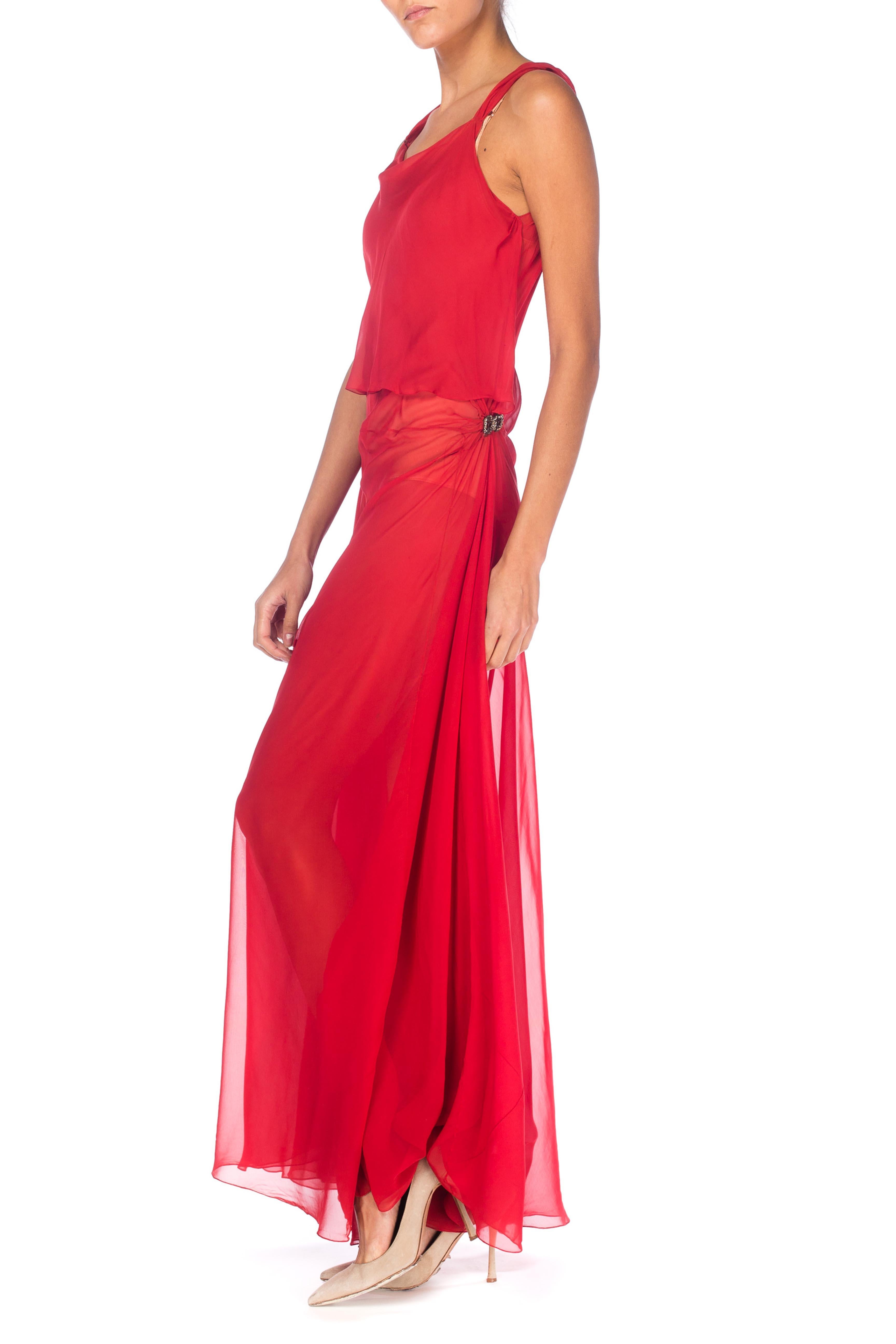 Rosso Abito in chiffon di seta trasparente rosso 1930S tagliato in sbieco con fermagli déco sui fianchi in vendita