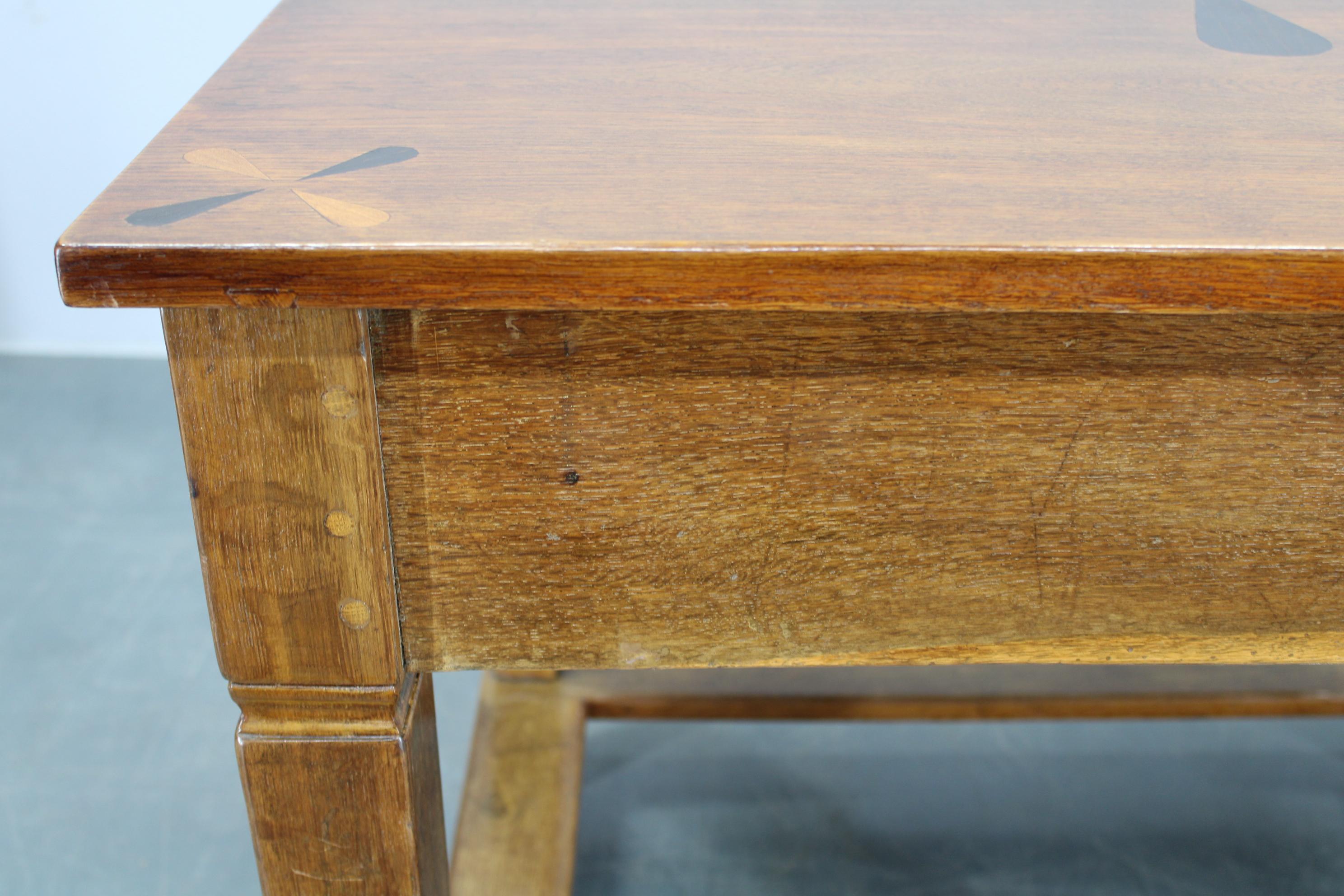 Table ancienne restaurée en chêne, Tchécoslovaquie, années 1930 en vente 8