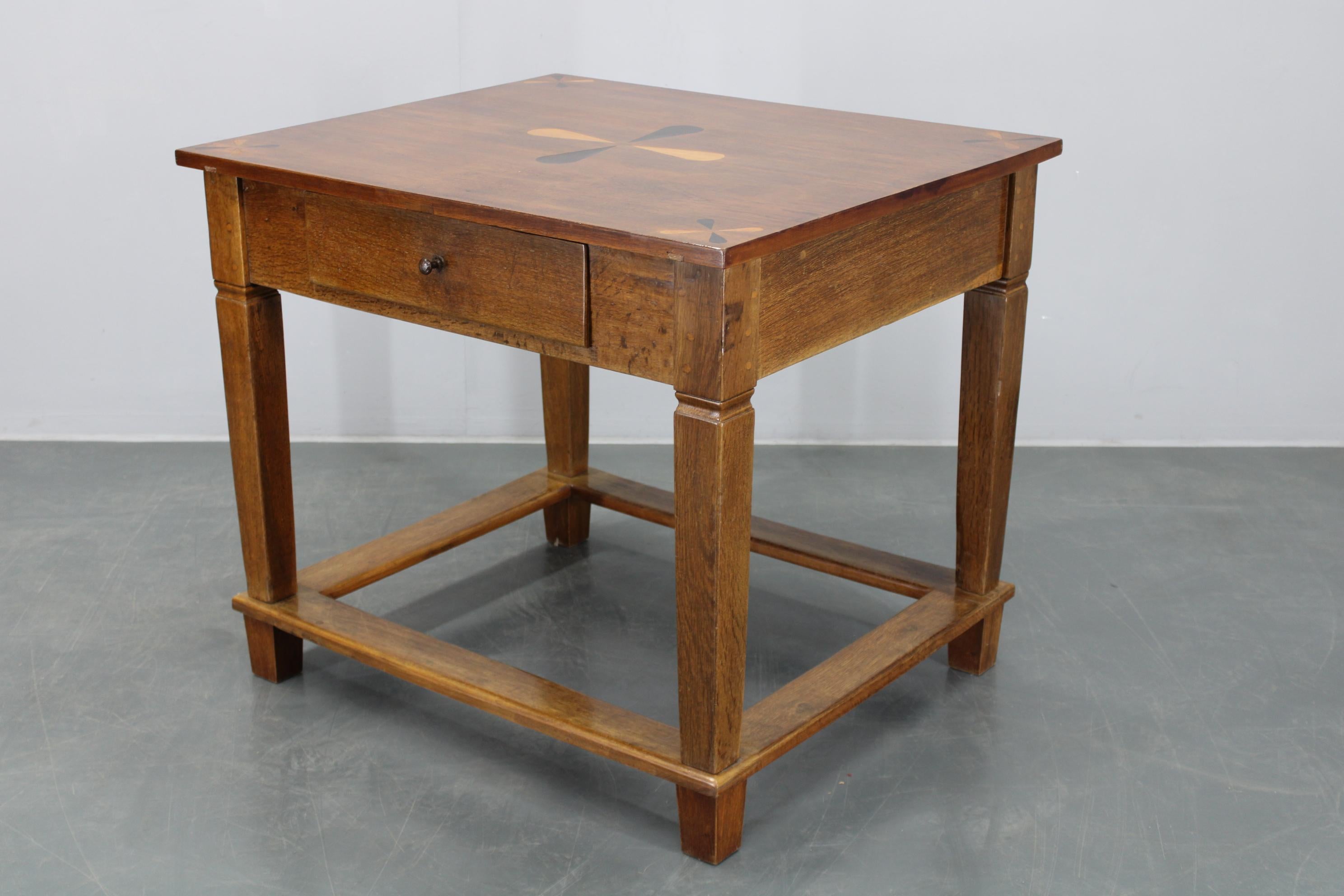 Table ancienne restaurée en chêne, Tchécoslovaquie, années 1930 en vente 9