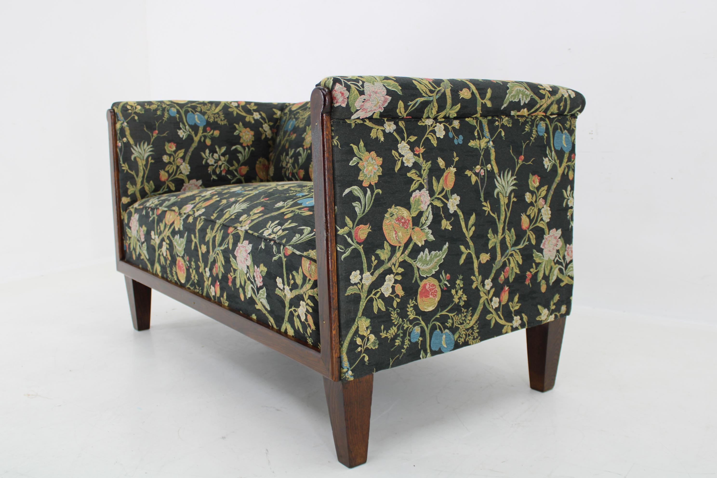 Mid-20th Century 1930s Restored Art Deco 2-Seater Sofa , Czechoslovakia For Sale