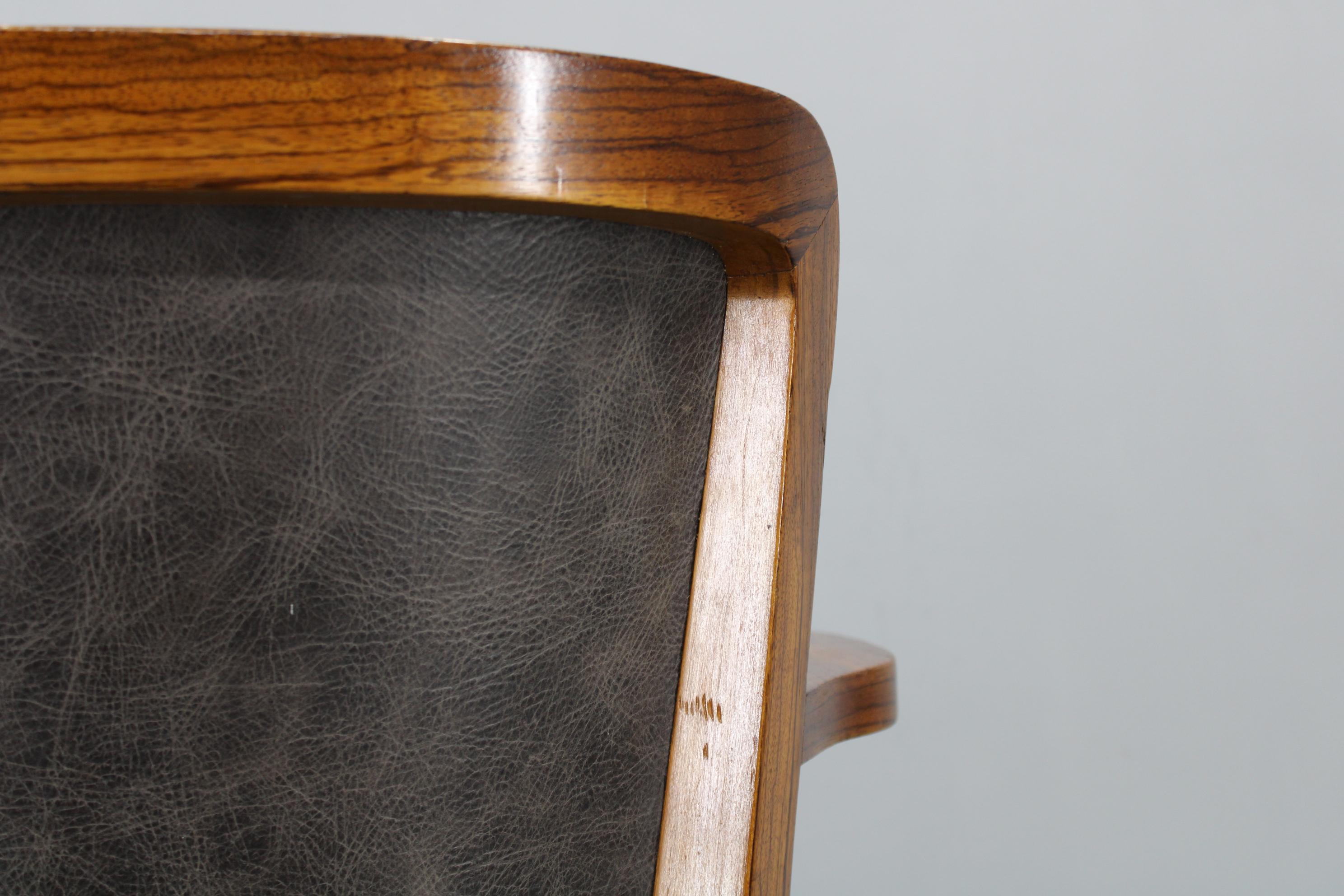 Fauteuil de bureau pivotant en bois Art Déco des années 1930 restauré en vente 6