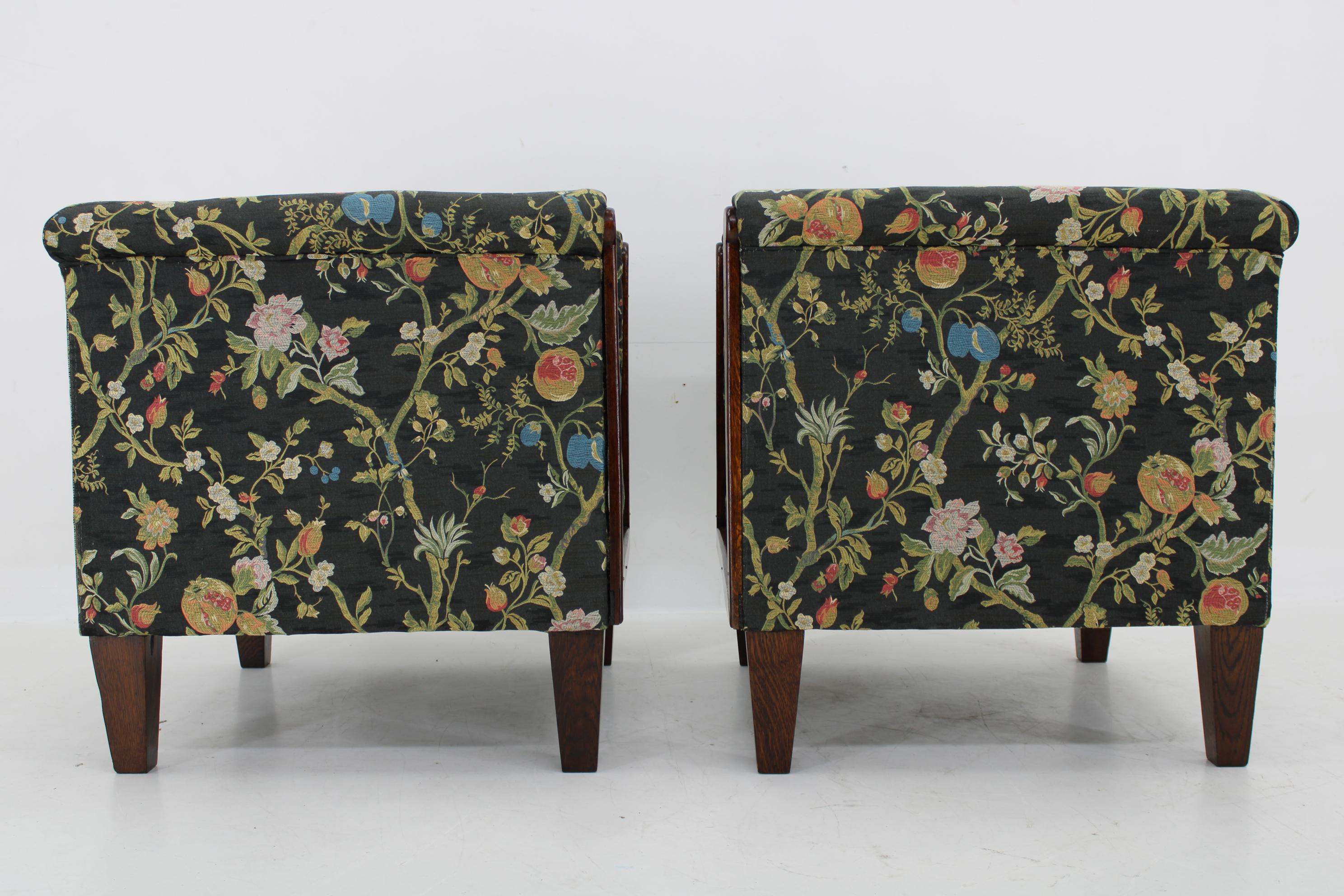 1930s Restored Pair of Art Deco Armchairs , Czechoslovakia For Sale 5