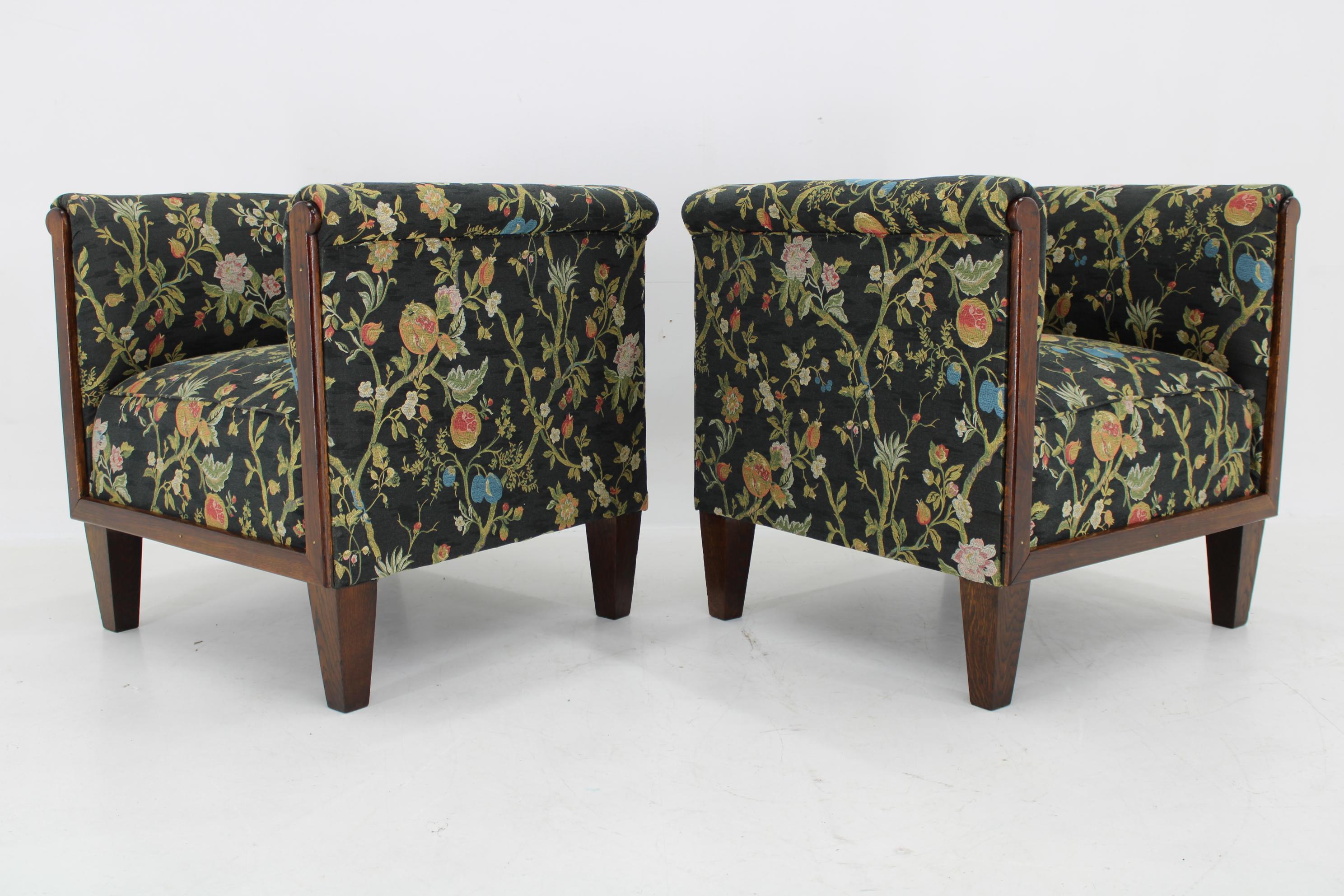 Fabric 1930s Restored Pair of Art Deco Armchairs , Czechoslovakia For Sale