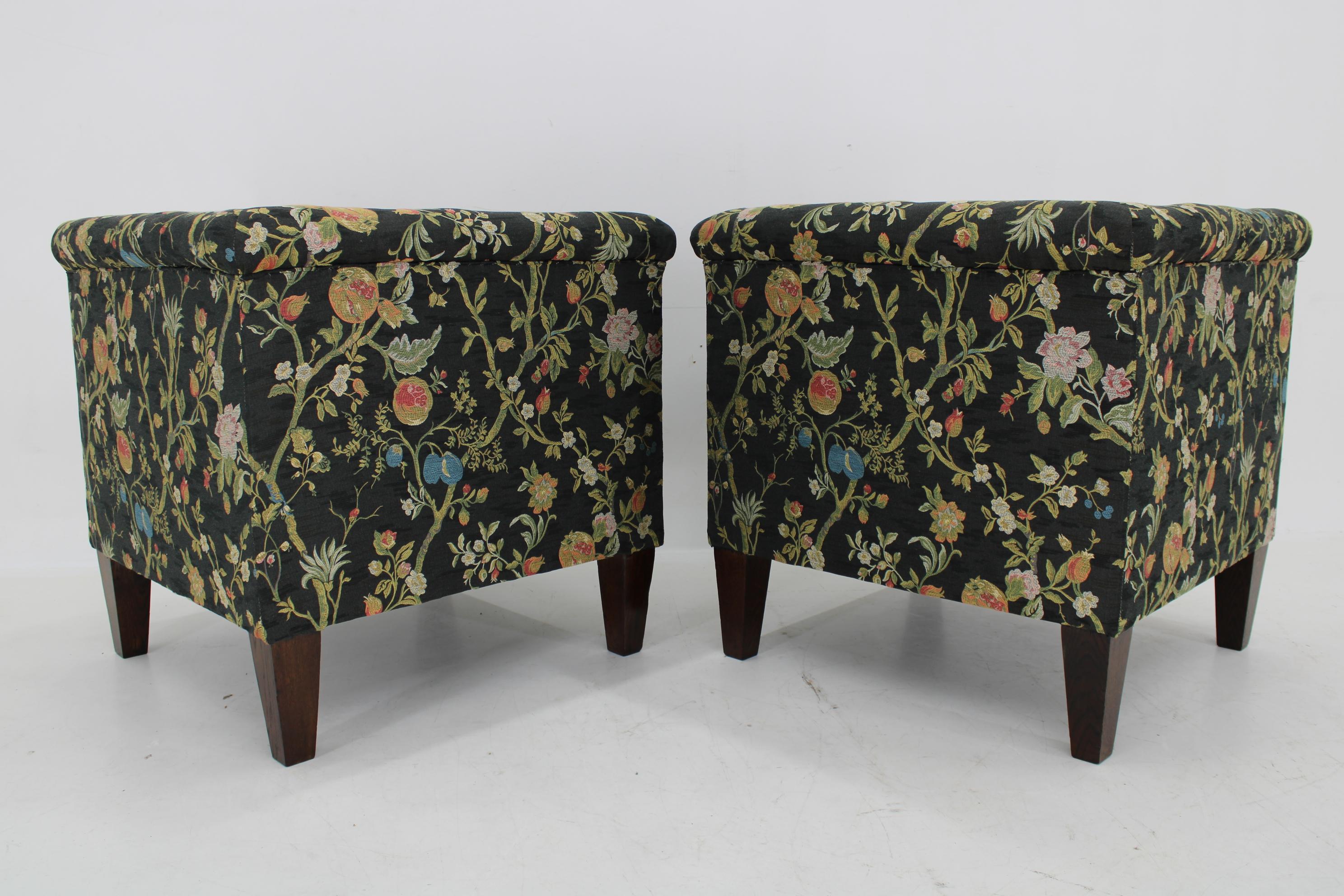 1930s Restored Pair of Art Deco Armchairs , Czechoslovakia For Sale 2