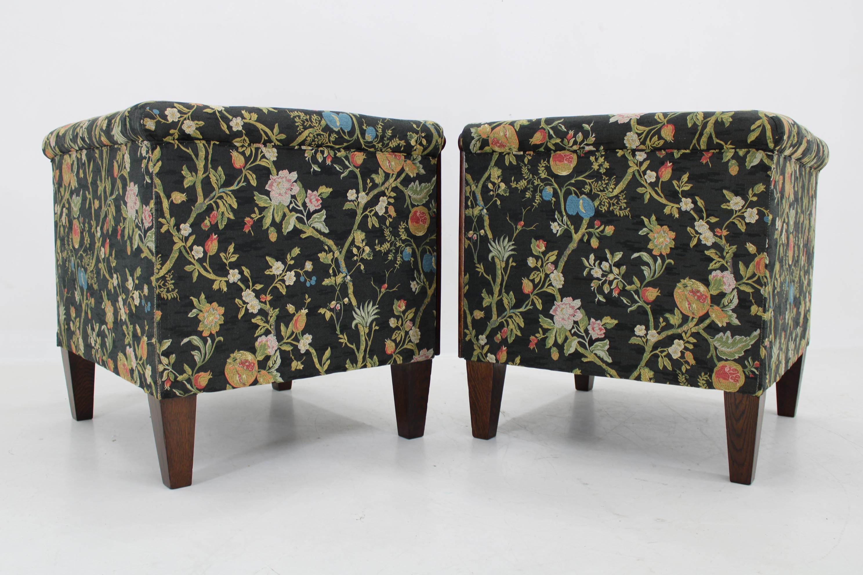 1930s Restored Pair of Art Deco Armchairs , Czechoslovakia For Sale 4