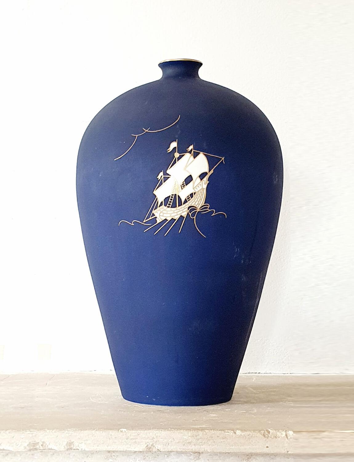 Hand-Painted Italian Giovanni Gariboldi for Richard Ginori 1930s Signed Blue Vase with Ship
