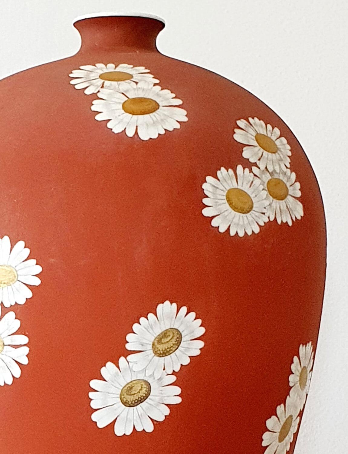 Exceptional large red matt ceramic vase decorated with hand-painted daisies in gold and white and finished with a gold rim at the top. Signed and stamped Richard Ginori Pittoria di Doccia on the base. This vase was created under the direction of the